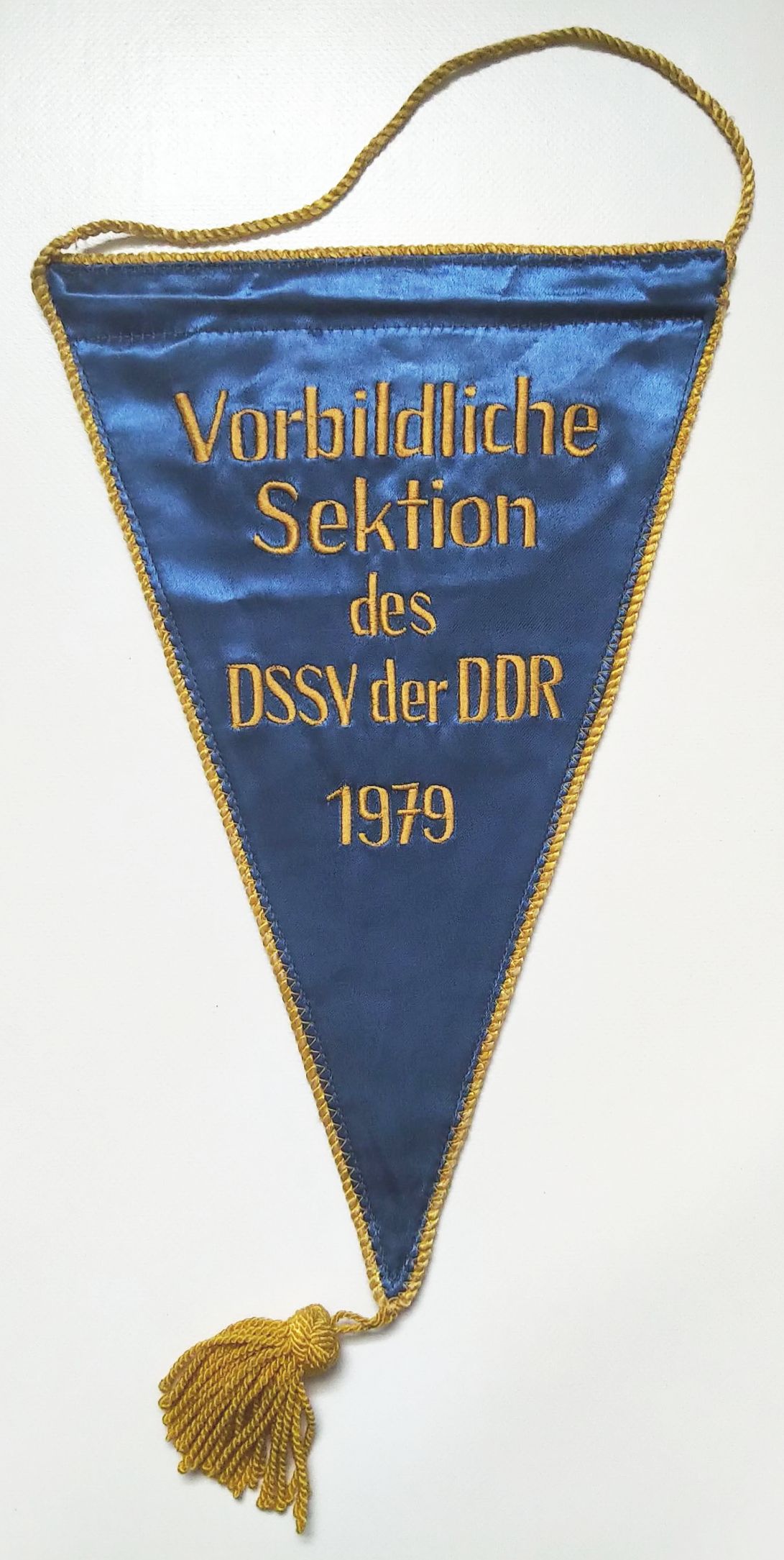 Vorbildliche Sektion des DSSV DDR 1979 alter Wimpel