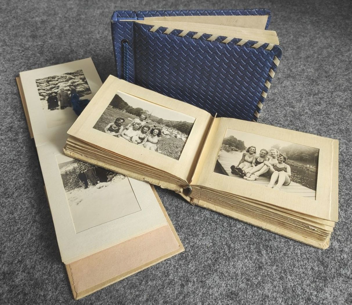 Alte Fotoalben 3 Stück schwarz weiß 103 Fotos Familie Reise Alte Fotoalben 3 Stück schwarz weiß 103 Fotos Familie Reise