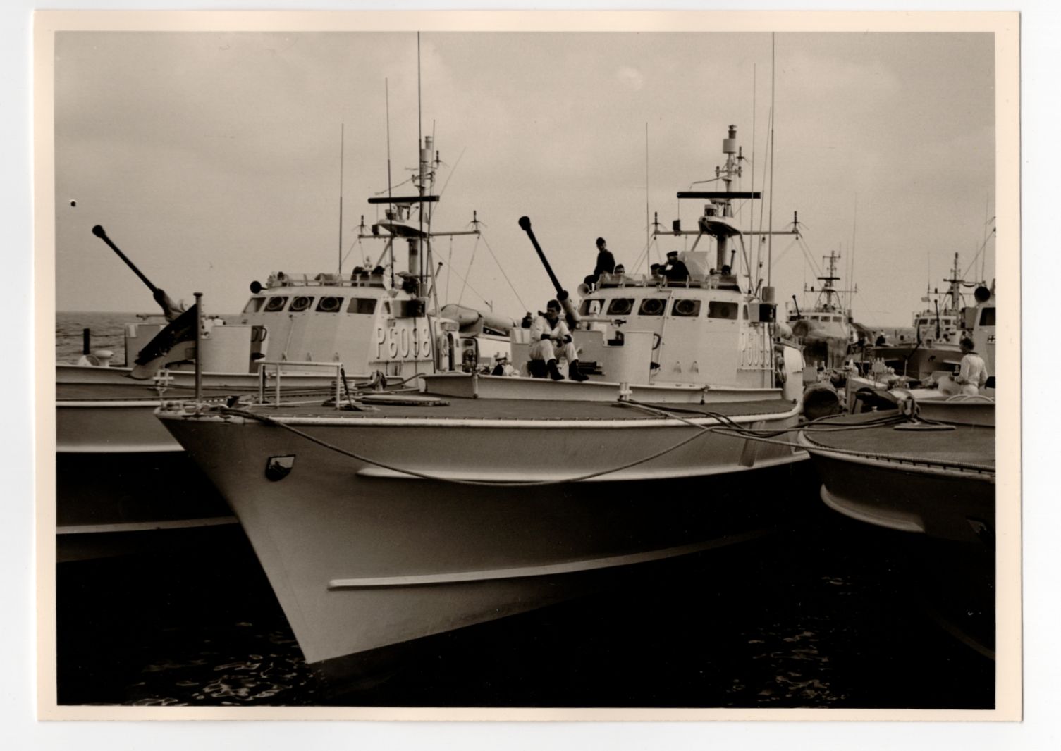 Foto Gepard P6078 Hyäne Ozelot Dachs Zobel Bundesmarine Schiffe