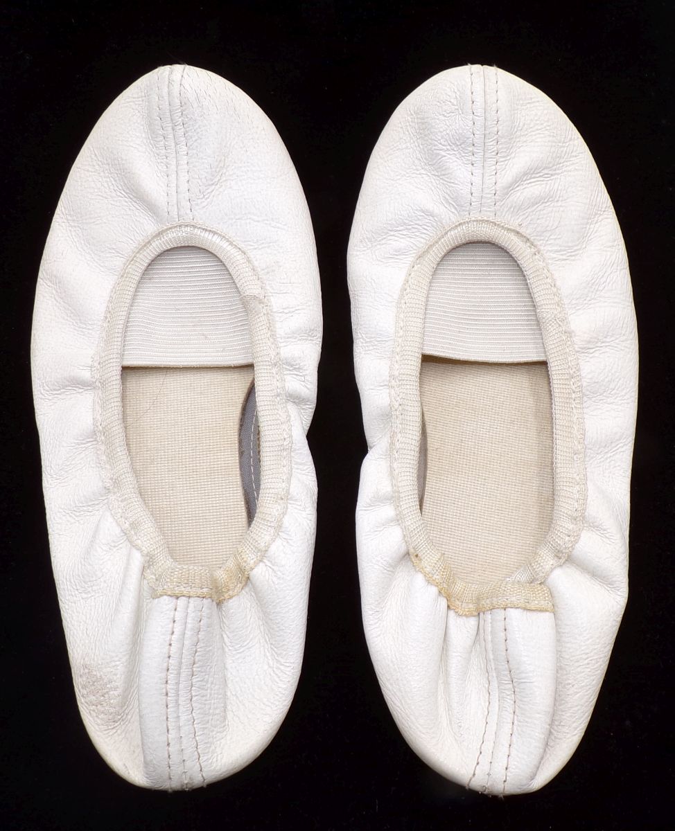 DDR Gymnastikschuhe Größe 40 weiß Schläppchen Ballettschuhe