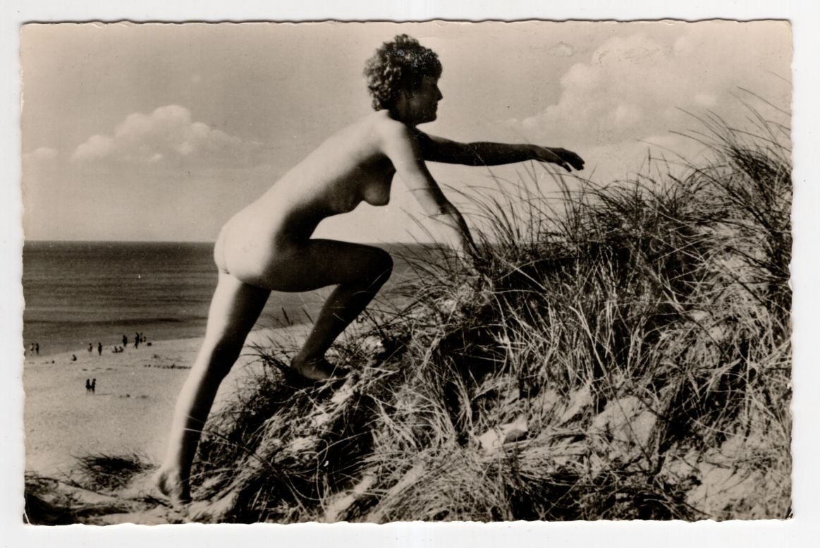 Ak nackte Frau am Strand von Sylt 