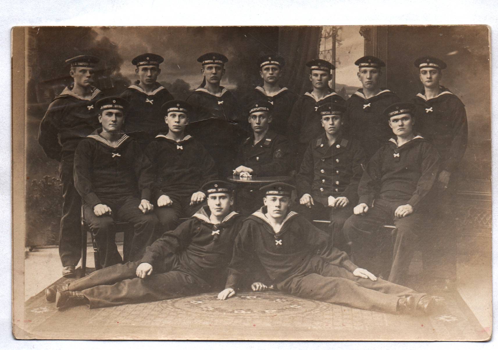 Foto Ak Matrosen 1913 Wilhelmshaven Torpedo Division 1 Weltkrieg