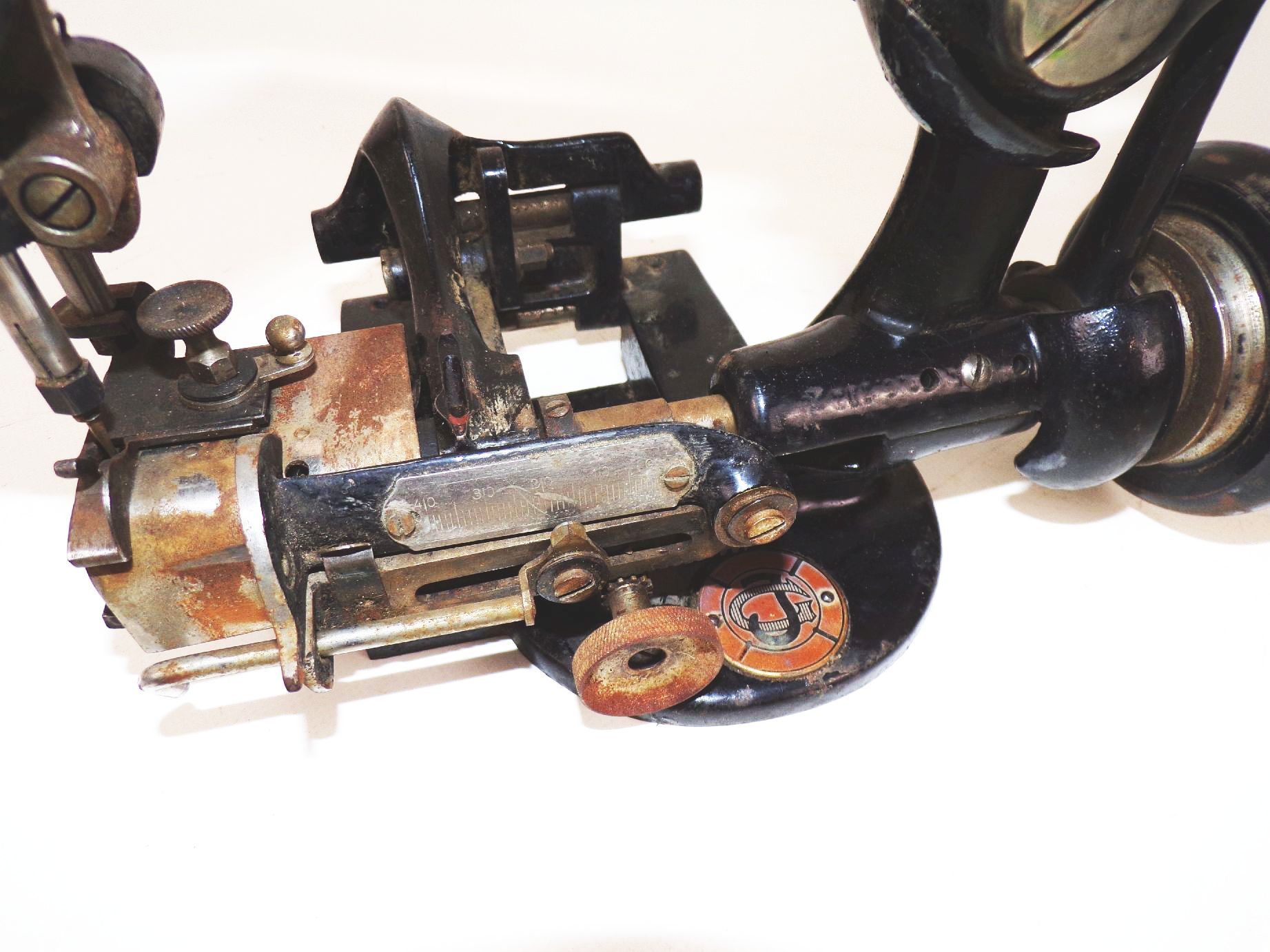 Alte Nähmaschine Hutnähmaschine Hutmacher GJ Werkzeug Antik 