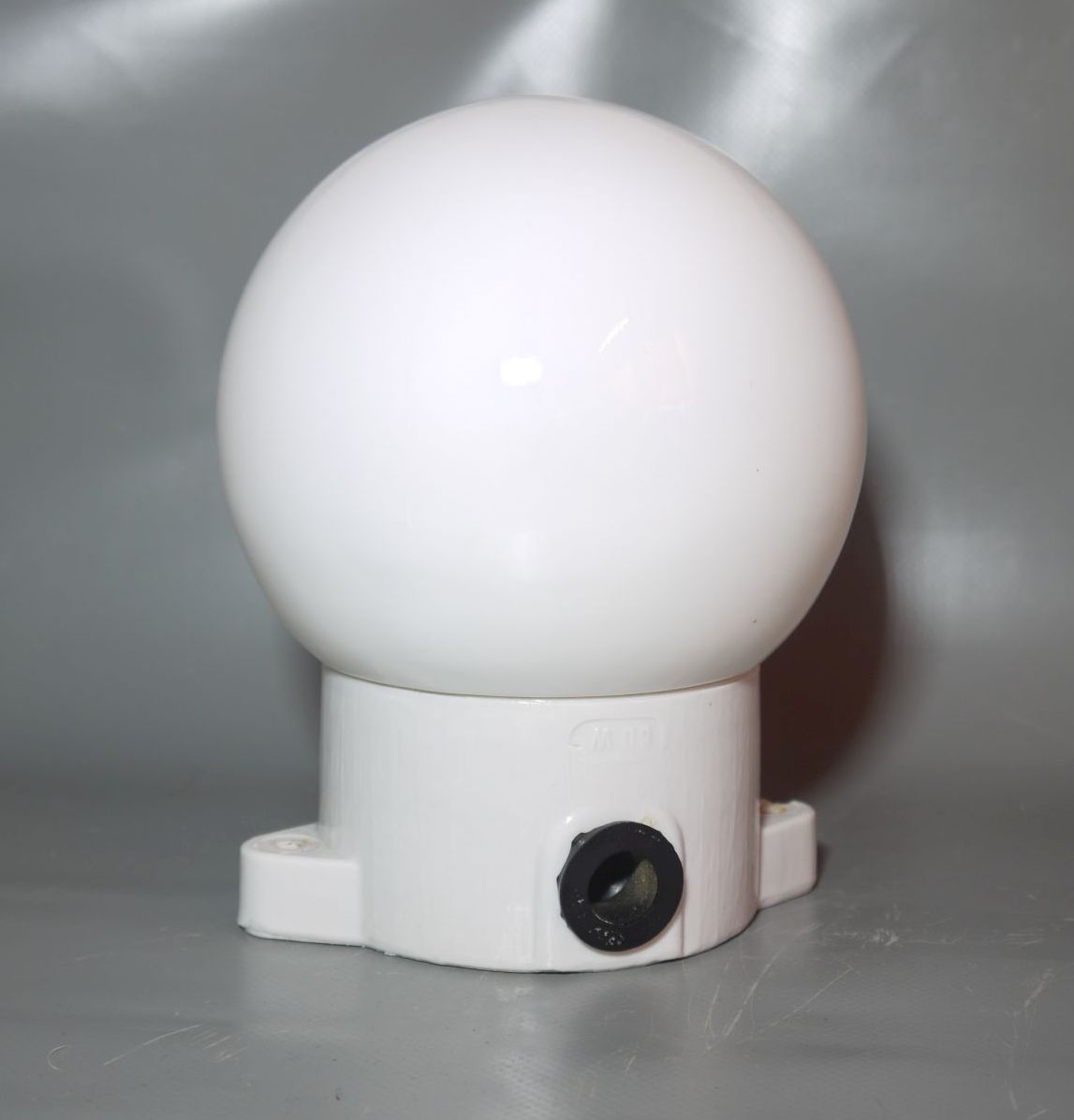 Alte Lampe Glaskugel Leuchte E27 Porzellan Fassung Kellerlampe