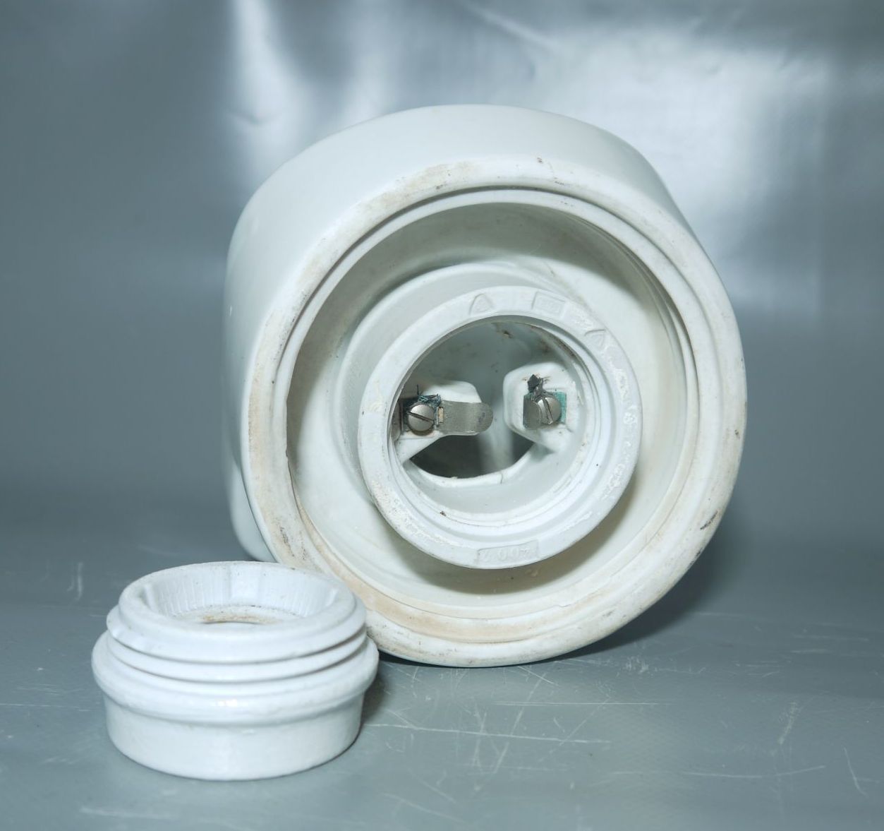 Alte Glas Kugellampe Porzellan Weiss Kellerlampe E27 Bauhaus 