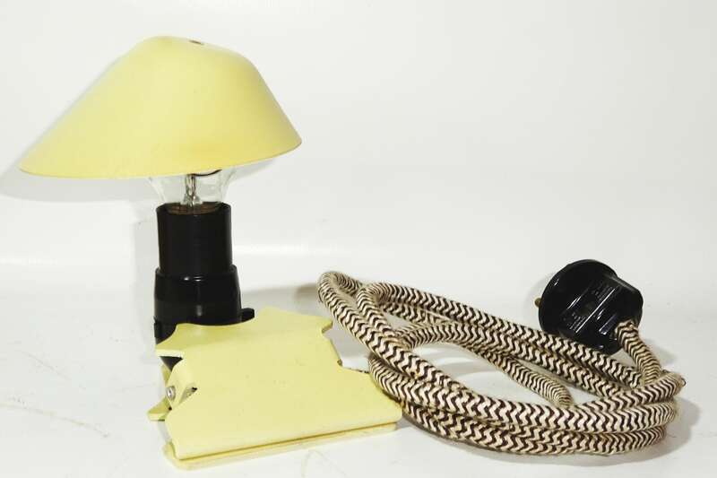 DDR Klemmlampe Buchleseleuchte Pilzlampe mit Originalkarton Vintage