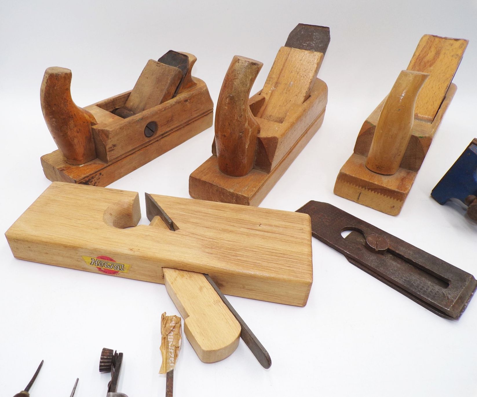 Altes Werkzeug Hobel Schraubstock Säge Bohrer Stemmeisen Tischler Schreiner