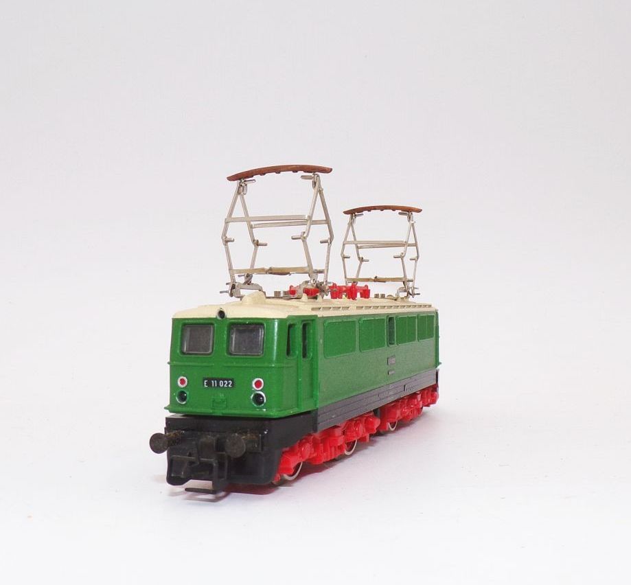Zeuke E Lok E11 grün Spur TT 