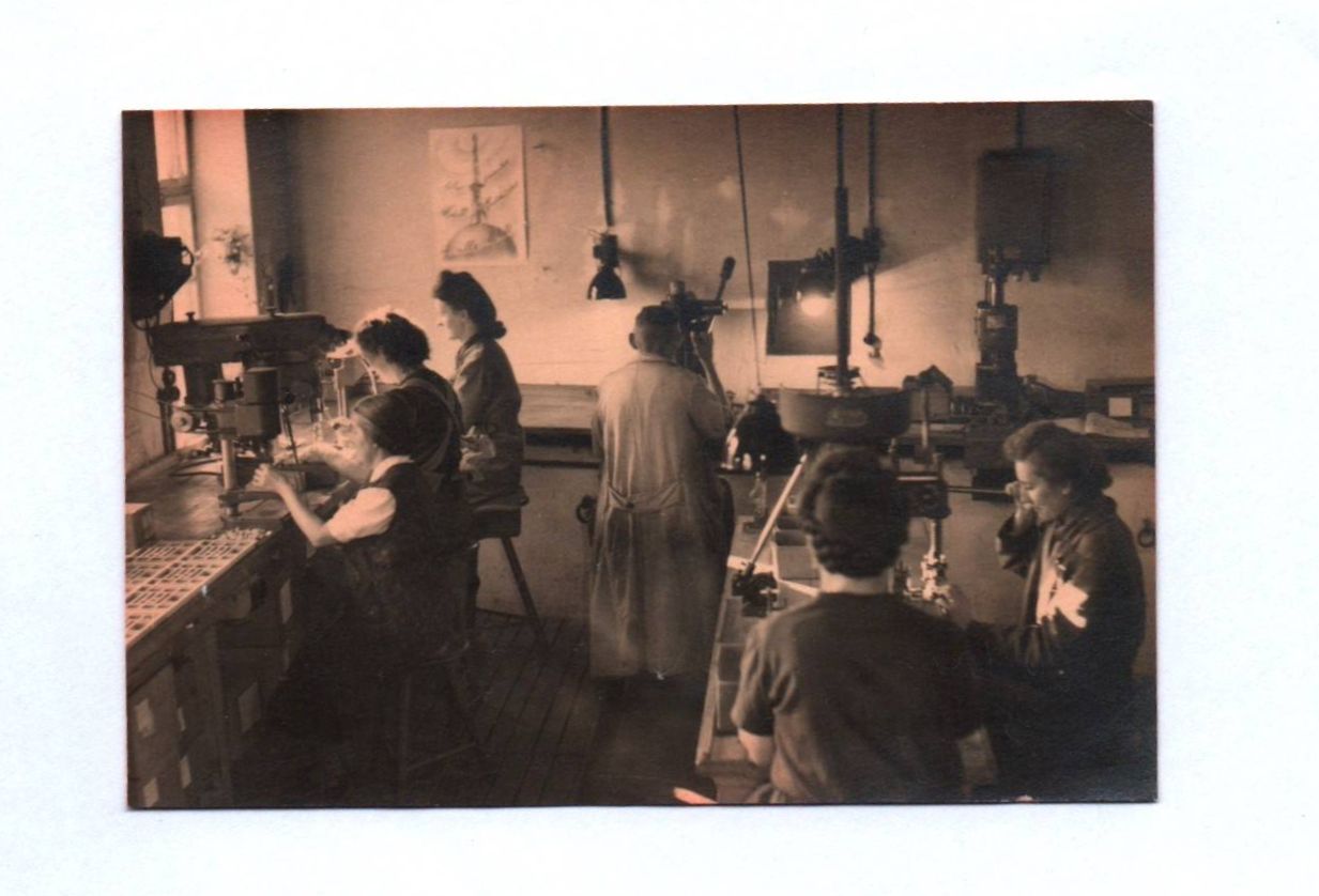 Foto Lot Olympia Metall Spielwaren Leipziger Messe Stand 1960er Spielzeug Foto Lot Olympia Metall Spielwaren Leipziger Messe Stand 1960er Spielzeug