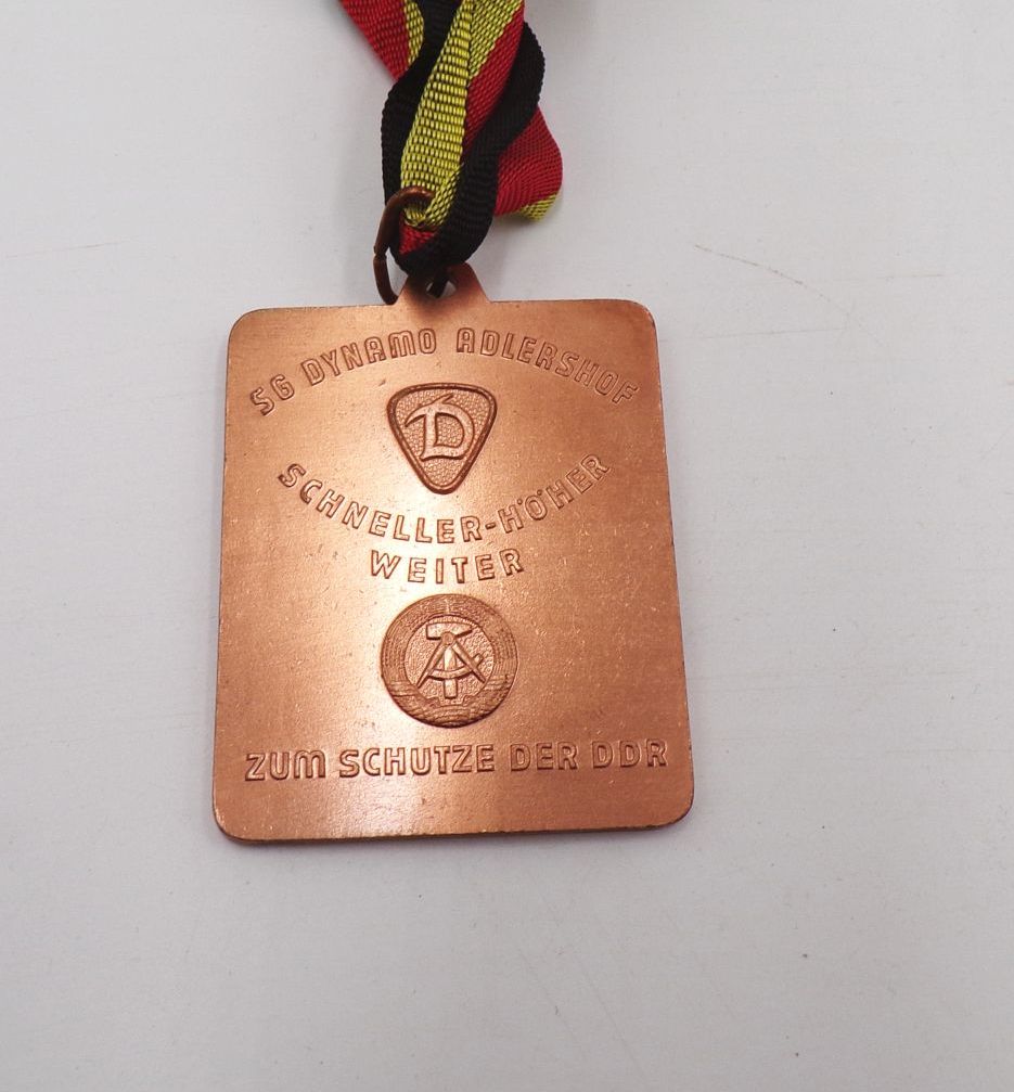 Medaille Bestenermittlung Wachregiment Felix Dzierzynski Berlin Bronze Stufe Medaille Bestenermittlung Wachregiment Felix Dzierzynski Berlin Bronze Stufe