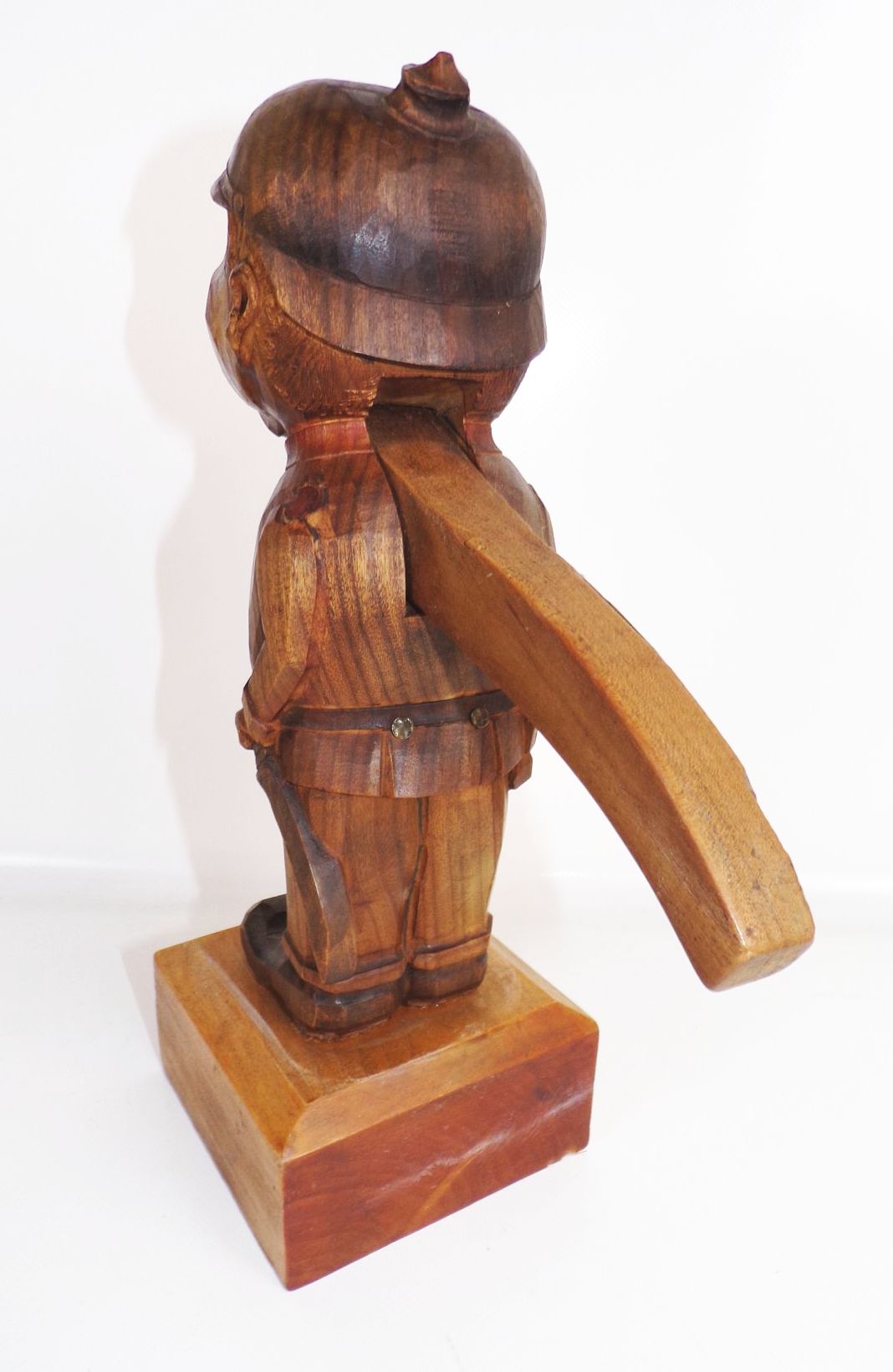 Altes Nussknacker handgeschnitzt Soldat Pickelhaube Säbel um 1900