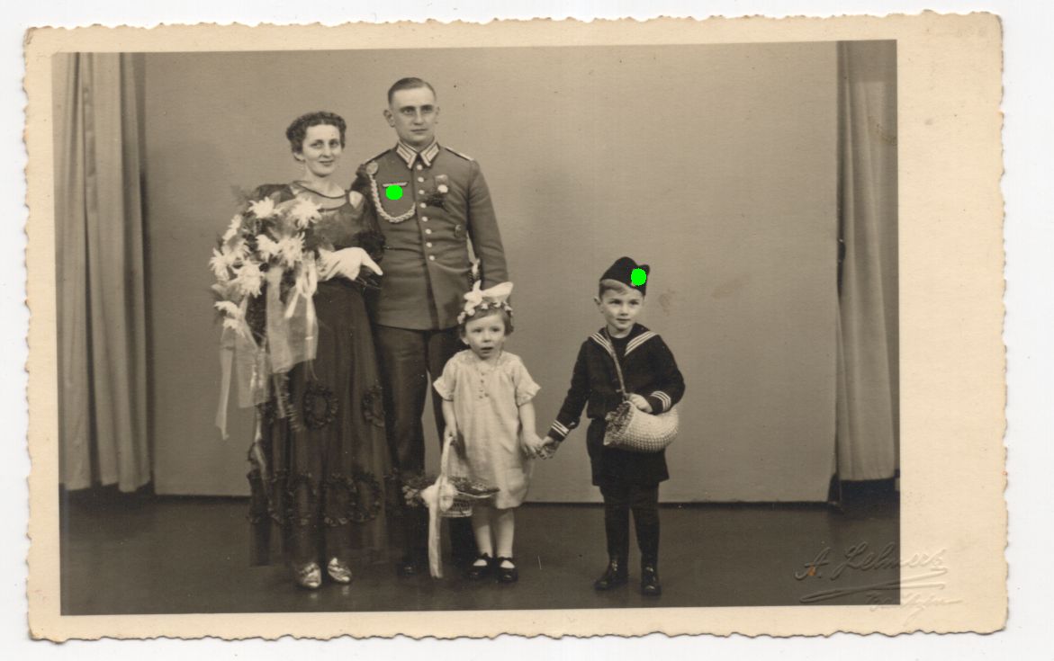 Foto Ak Soldaten Hochzeit Kinder in Uniform Bautzen 2 Weltkrieg