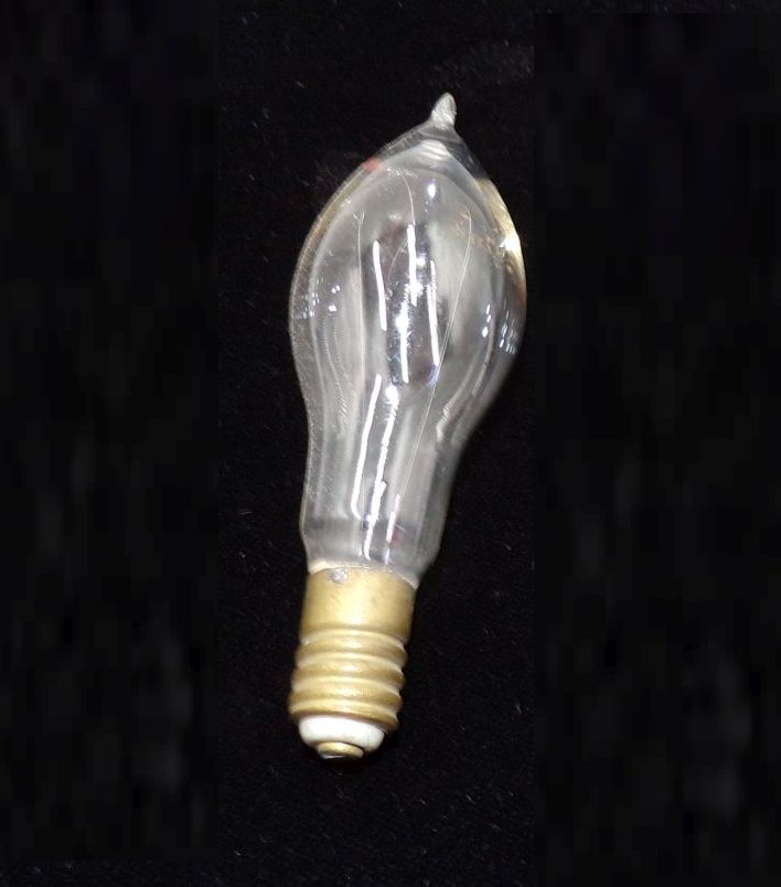 Alte Glühbirne Glühlampe Kohlefaden Wedel mit Spitze 110 Volt