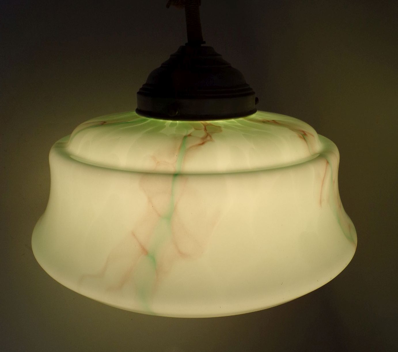 Alte Deckenleuchte Grün Lampenschirm Glas E27 Metall Art Deco Lampe