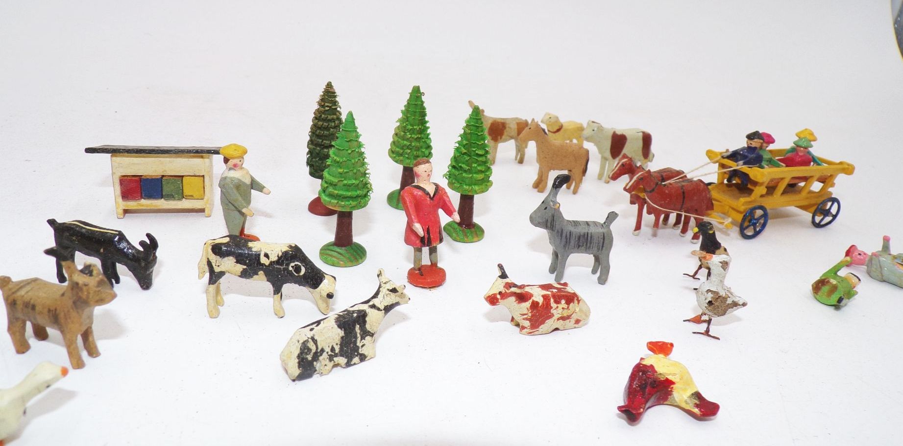 Altes Erzgebirge Spielzeug Miniaturen Pferdegespann Bäume Tiere 