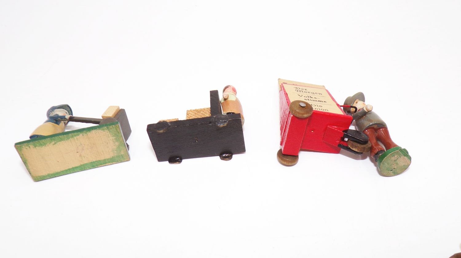Lot alter Eisenbahn Figuren Erzgebirge Mitropa Zeitungswagen Lot alter Eisenbahn Figuren Erzgebirge Mitropa Zeitungswagen