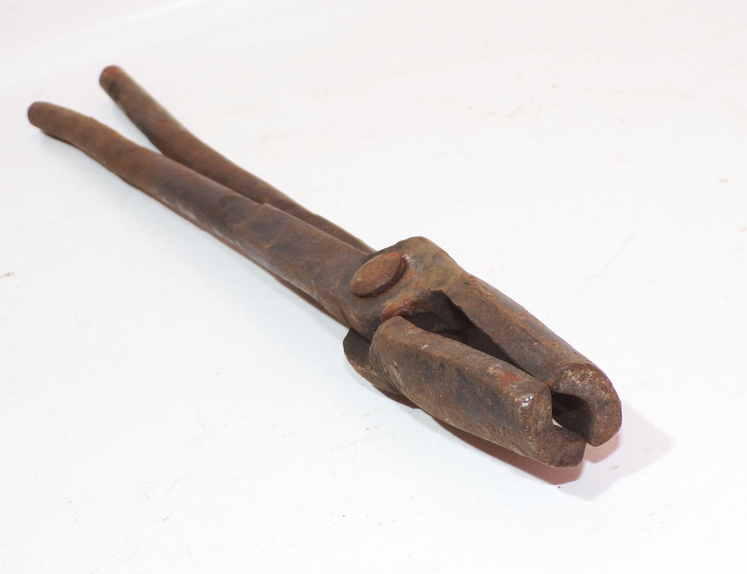 Alte Schmiedezange Werkzeug Schmied Rundmaulzange