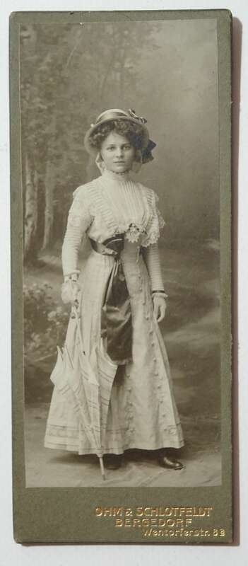 Kabinettfoto Dame in feiner Mode Bergehof 1900er 