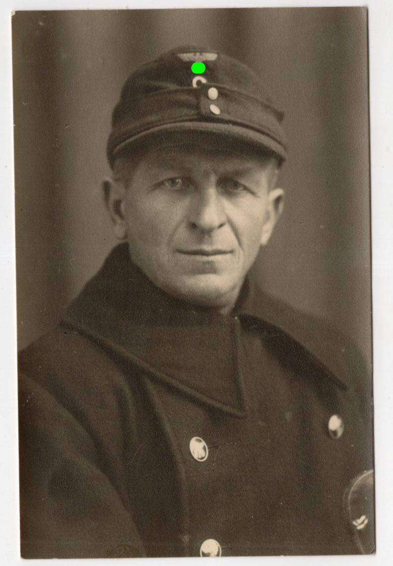 Foto Ak Soldat Mantel Feldmütze 2 Wk WW2