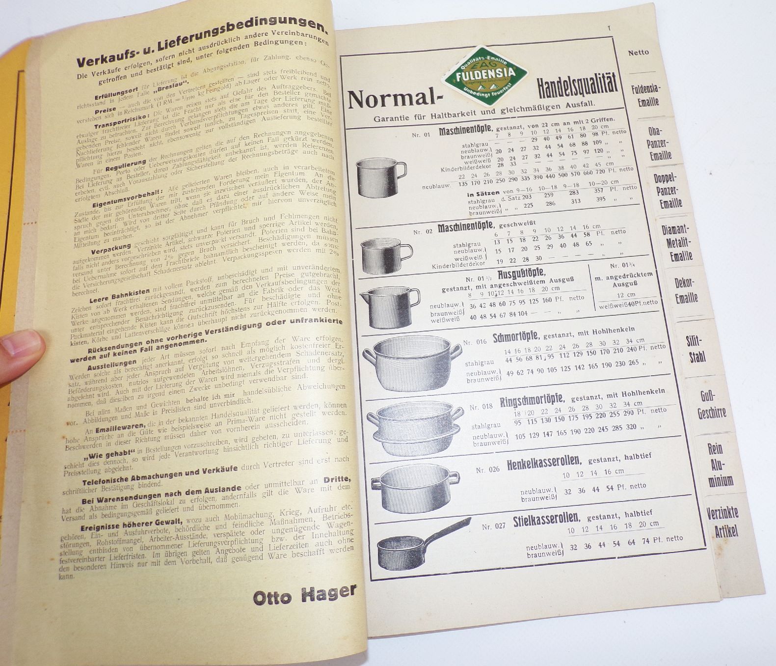 2 x Katalog Otto Hager Breslau Königsberg Emaille Waren Sturmlaterne Haushaltswaren 1930 2 x Katalog Otto Hager Breslau Königsberg Emaille Waren Sturmlaterne Haushaltswaren 1930