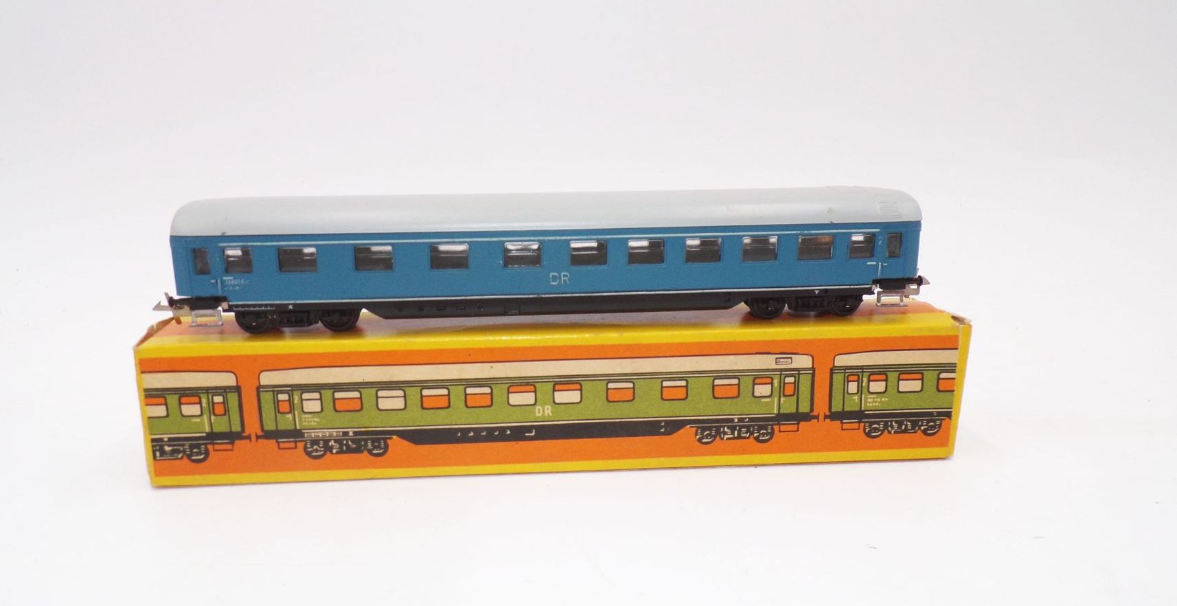 Zeuke TT Schnellzugwagen Blau DR