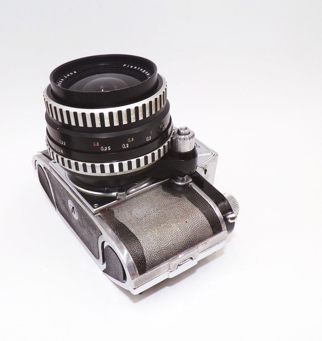 Exa Ihagee Dresden Kamera Carl Zeiss Jena Flektogon plus Lichtschachtsucher Exa Ihagee Dresden Kamera Carl Zeiss Jena Flektogon plus Lichtschachtsucher