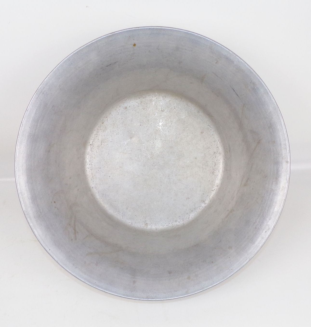 Alte Schüssel Aluminium Waschschüssel Pflanzgefäß