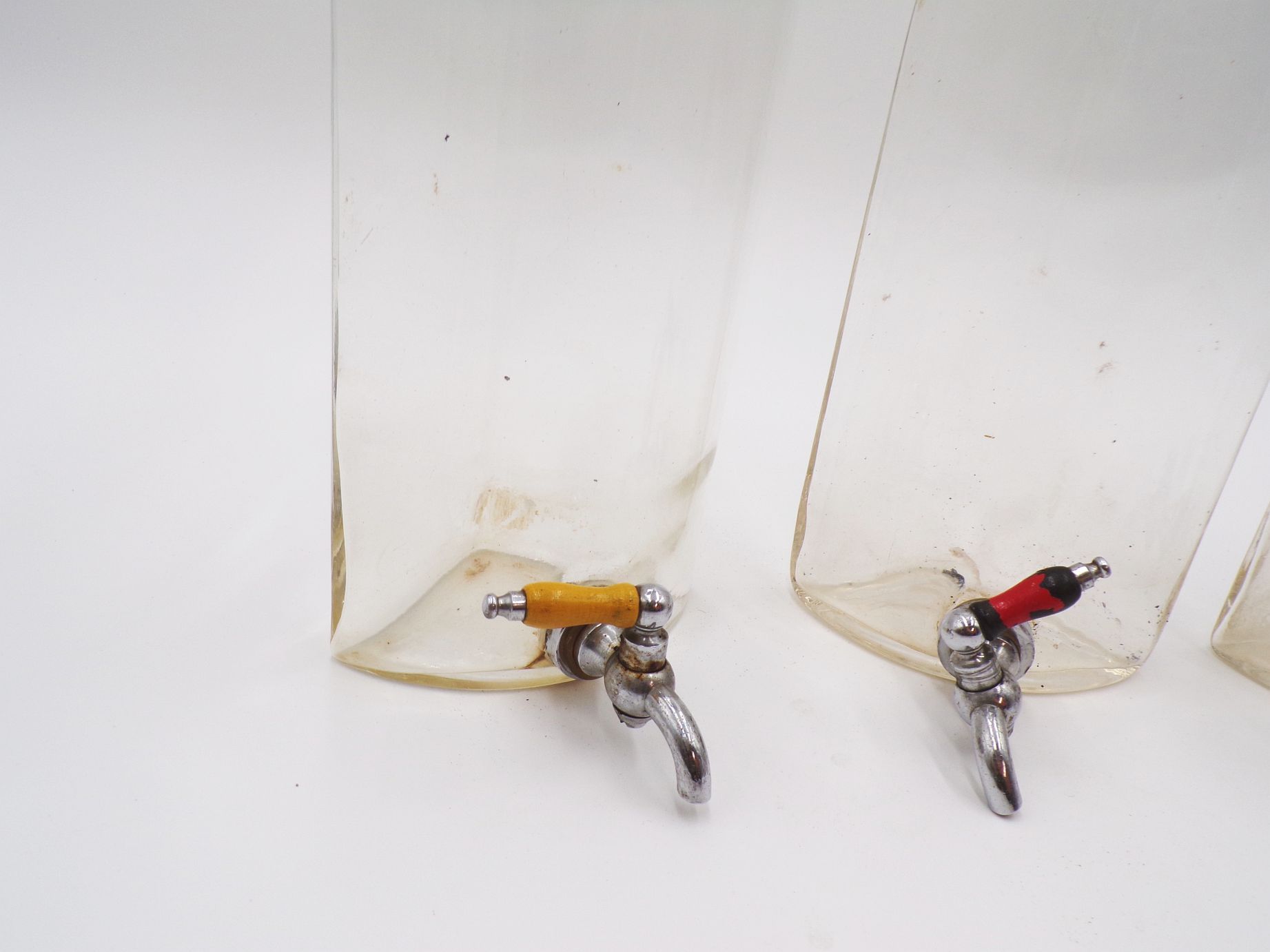 Alte Spender Haarwasser Frisör Barbier Glas 3 Stück Deko