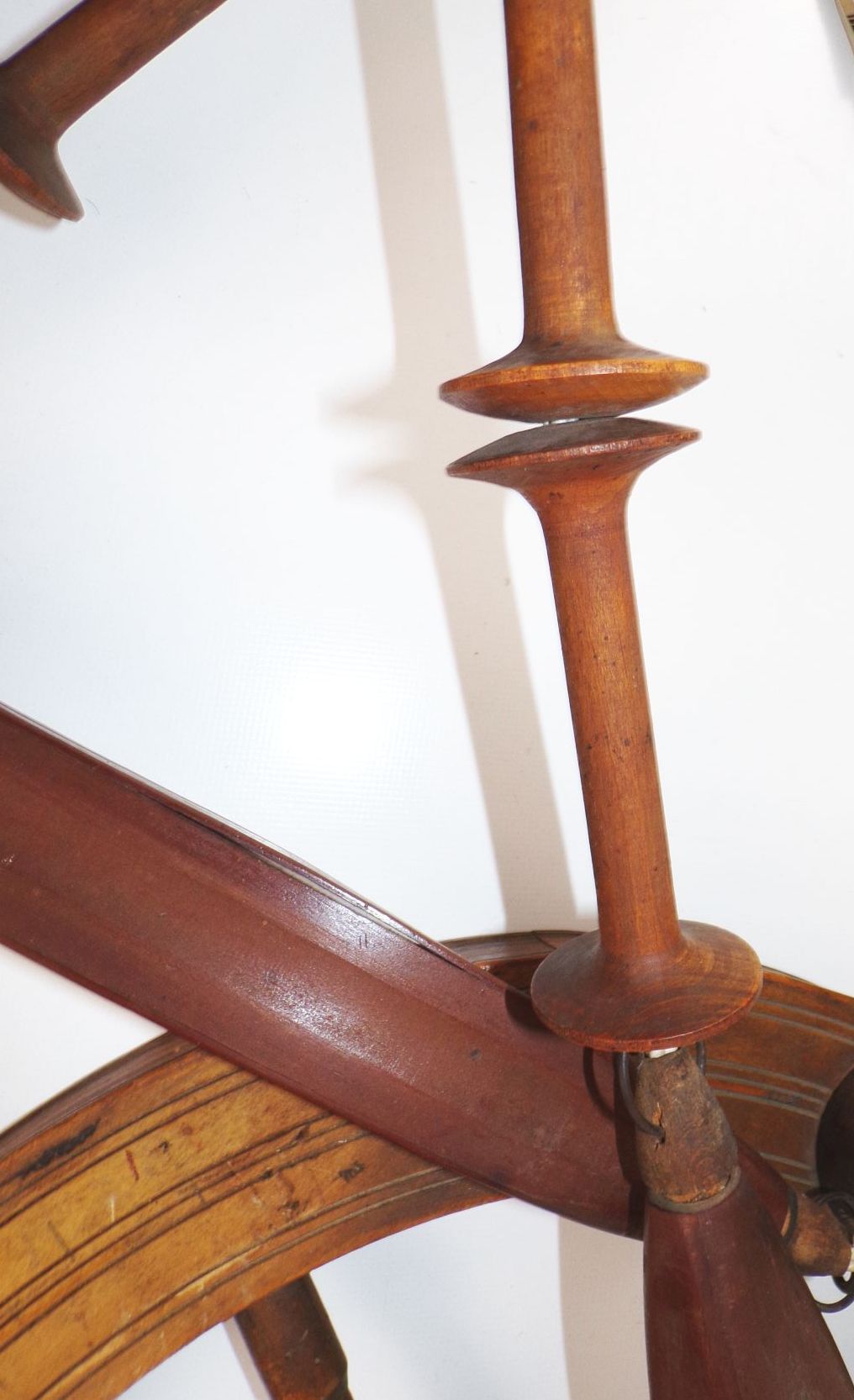 Alte Bauernlampe Deckenleuchte um 1900 geschnitzte Figuren Bauernstube