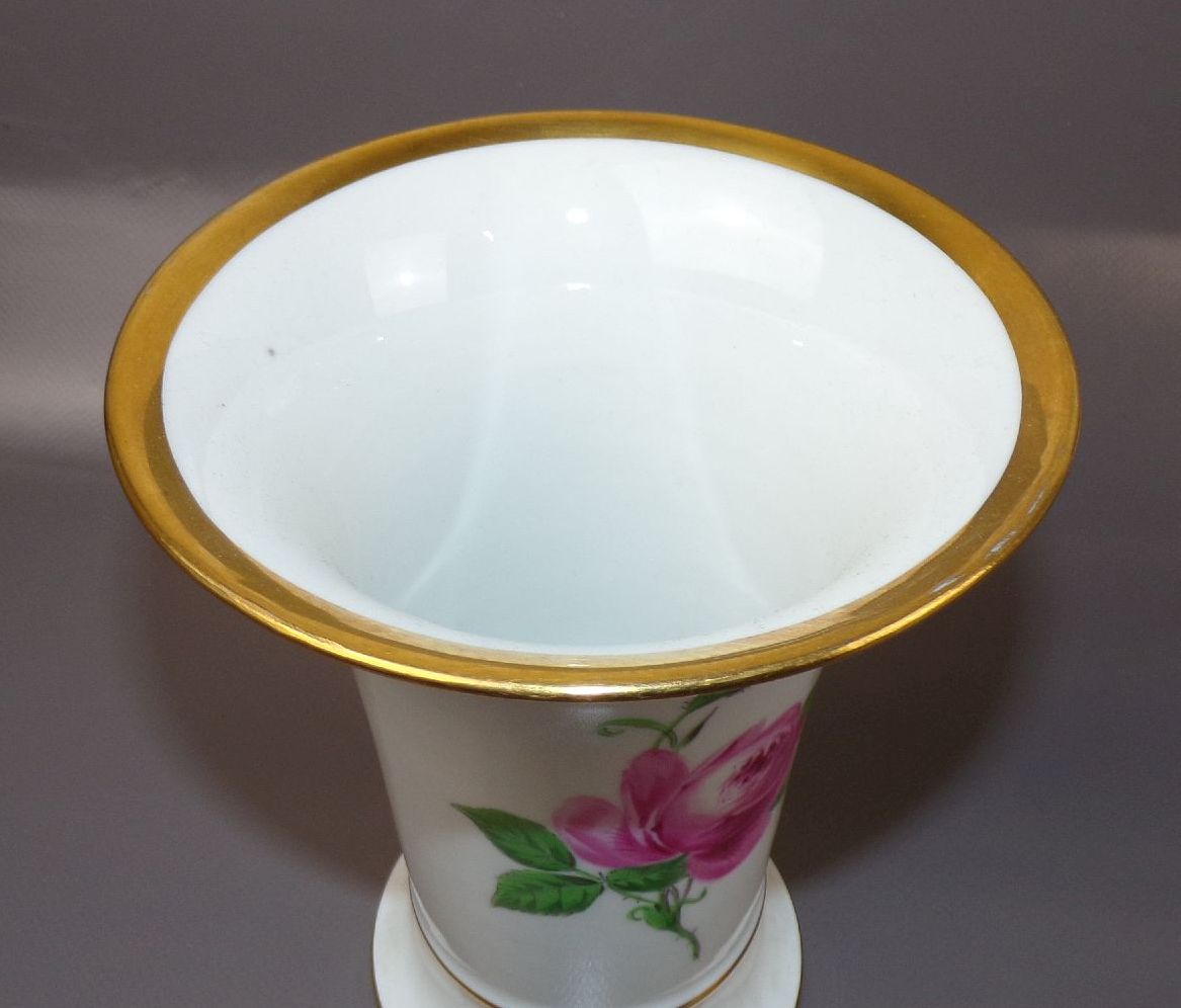 Meissen Porzellan Vase Trichtervase Rote Rose Goldrand
