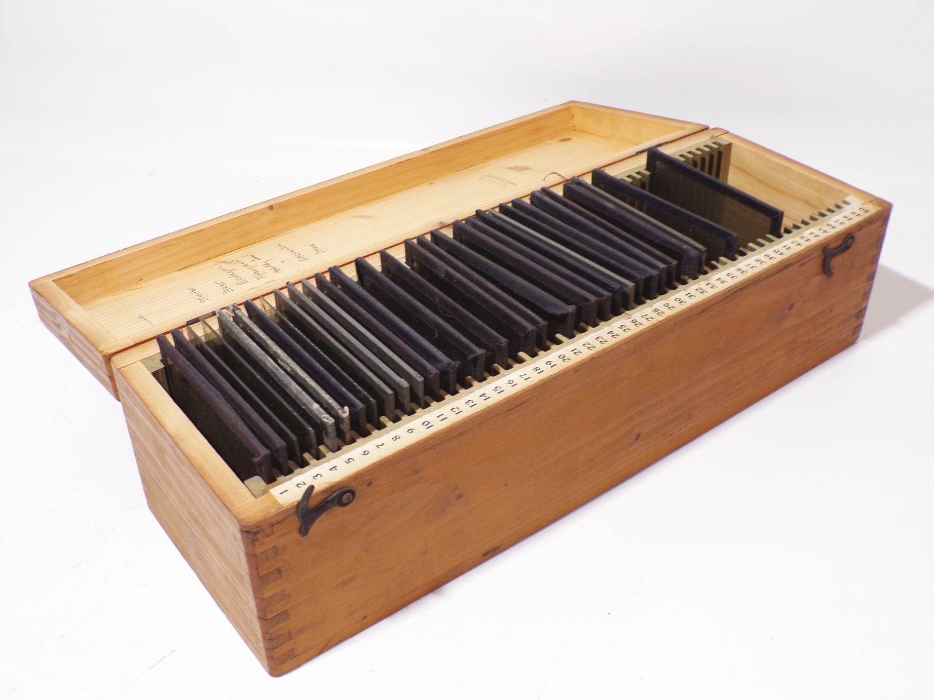 Glasfotos Holzkiste Schaller Stuttgart verzapft alte Reise Fotos