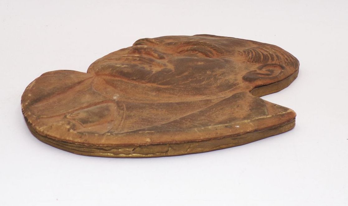 Altes Relief Wilhelm Pieck Agitation DDR GDR aus Pappe Requisit Deko