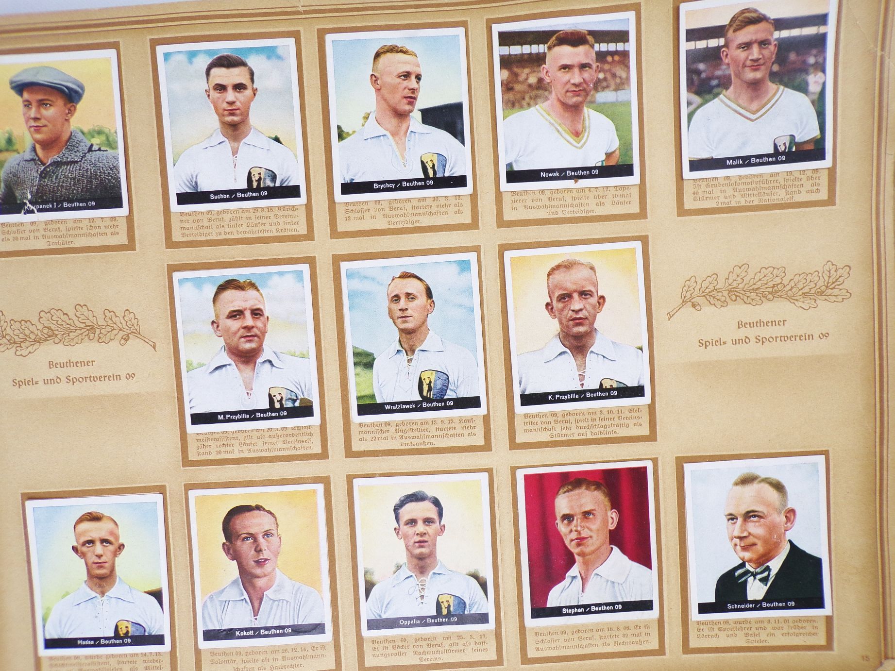 Hinein Fußball Sammelbilderalbum Cigarettenfabrik Müller Dresden um 1930 Hinein Fußball Sammelbilderalbum Cigarettenfabrik Müller Dresden um 1930