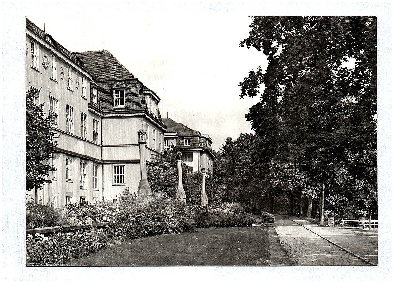 Foto Ak Bad Gottleuba Kurhaus und Krankenhaus im Klinik Sanatorium DDR Foto Ak Bad Gottleuba Kurhaus und Krankenhaus im Klinik Sanatorium DDR
