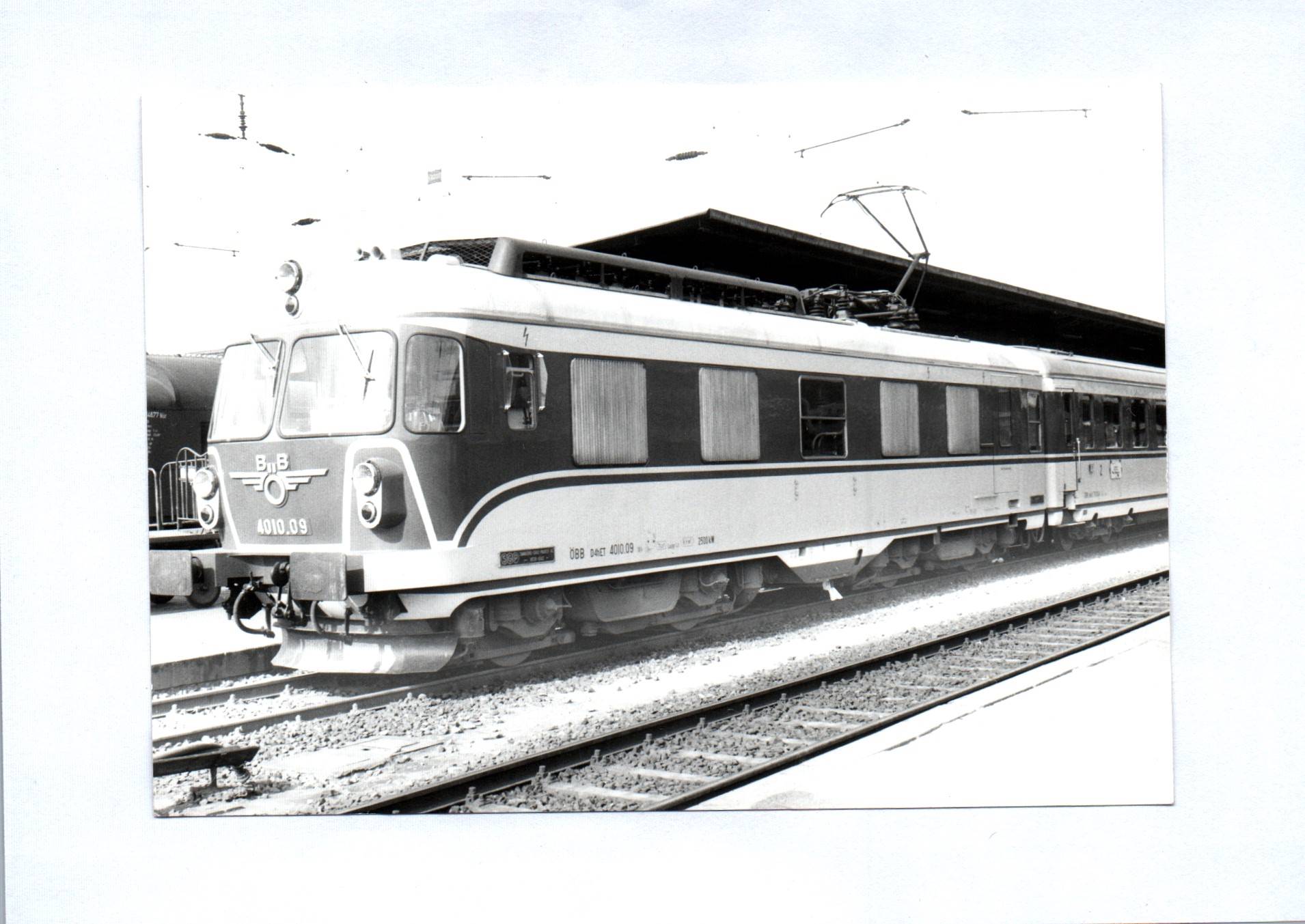 Foto ÖBB Triebzug der Reihe 4010 Elektrolok