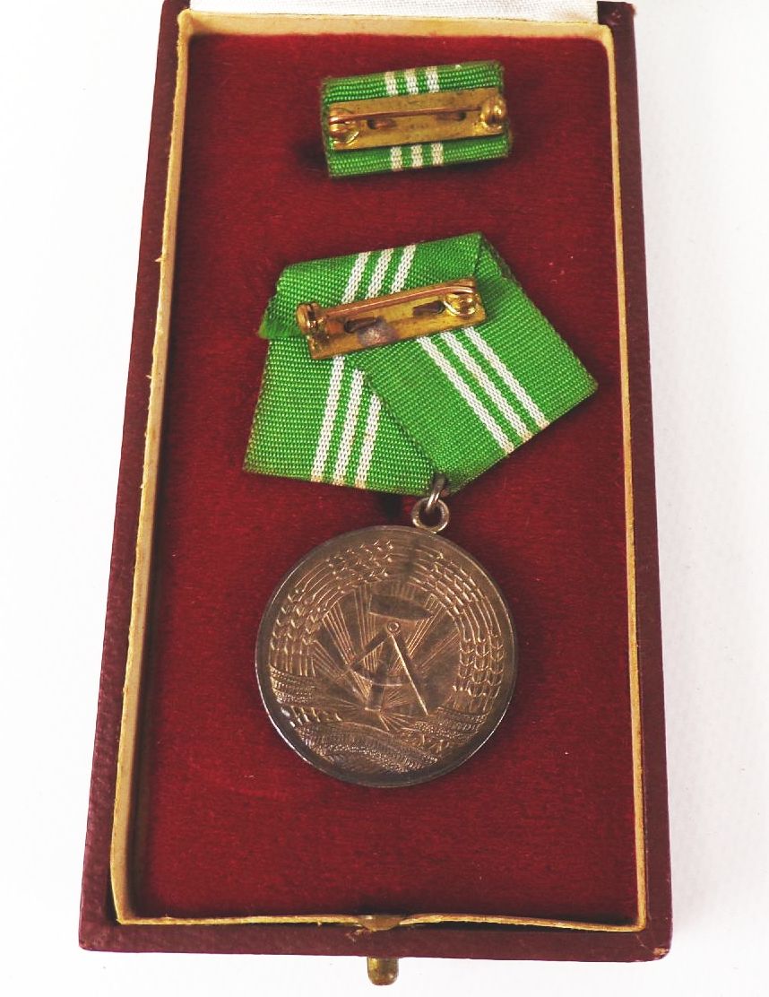 Für treue Dienste Volkspolizei Etui VP DDR Stufe Silber