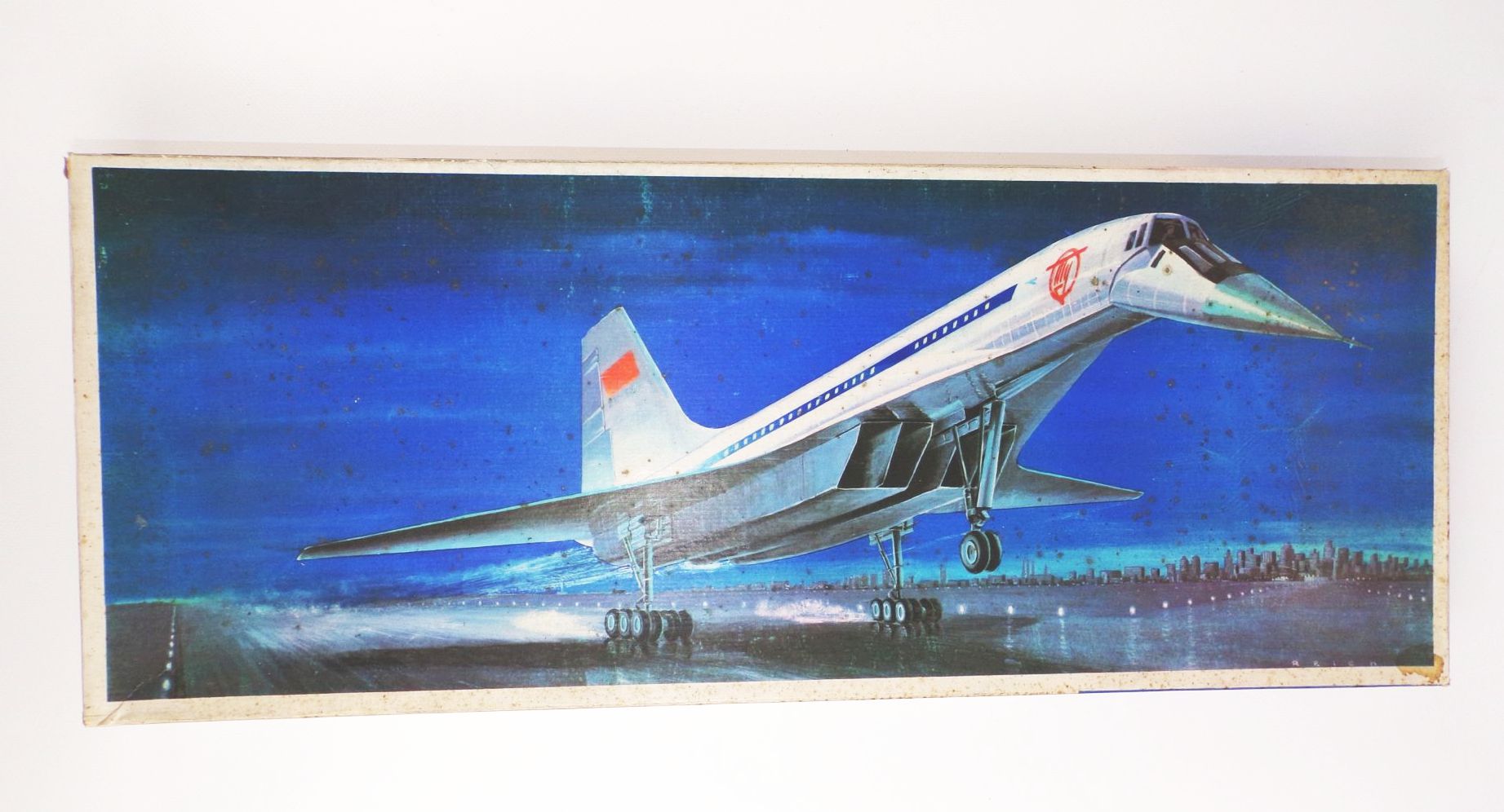 Tupolev Tu 144 Maßstab 1 zu 100 Plastik Bausatz DDR Tupolev Tu 144 Maßstab 1 zu 100 Plastik Bausatz DDR