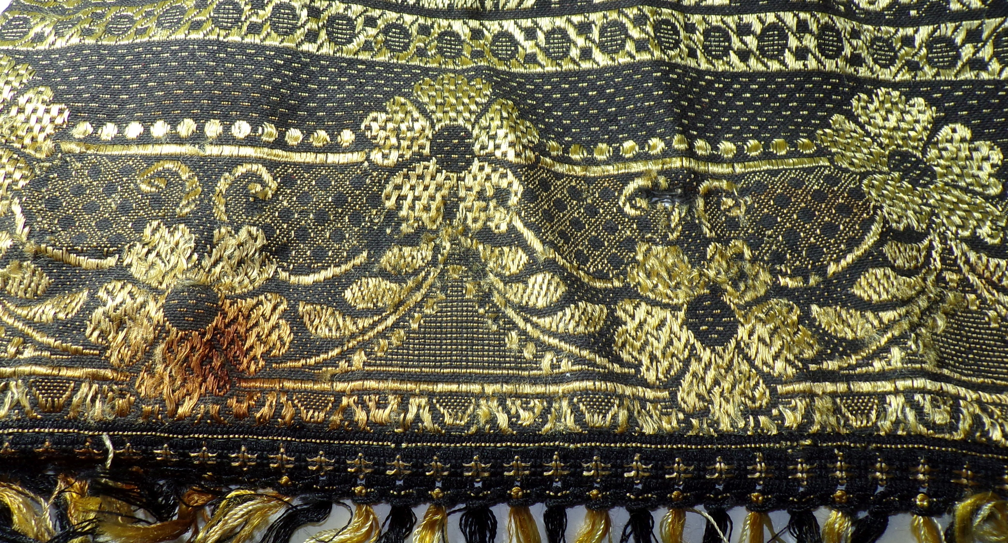 Tischdecke um 1900 Stickerei Seidenglanz Überwurf 