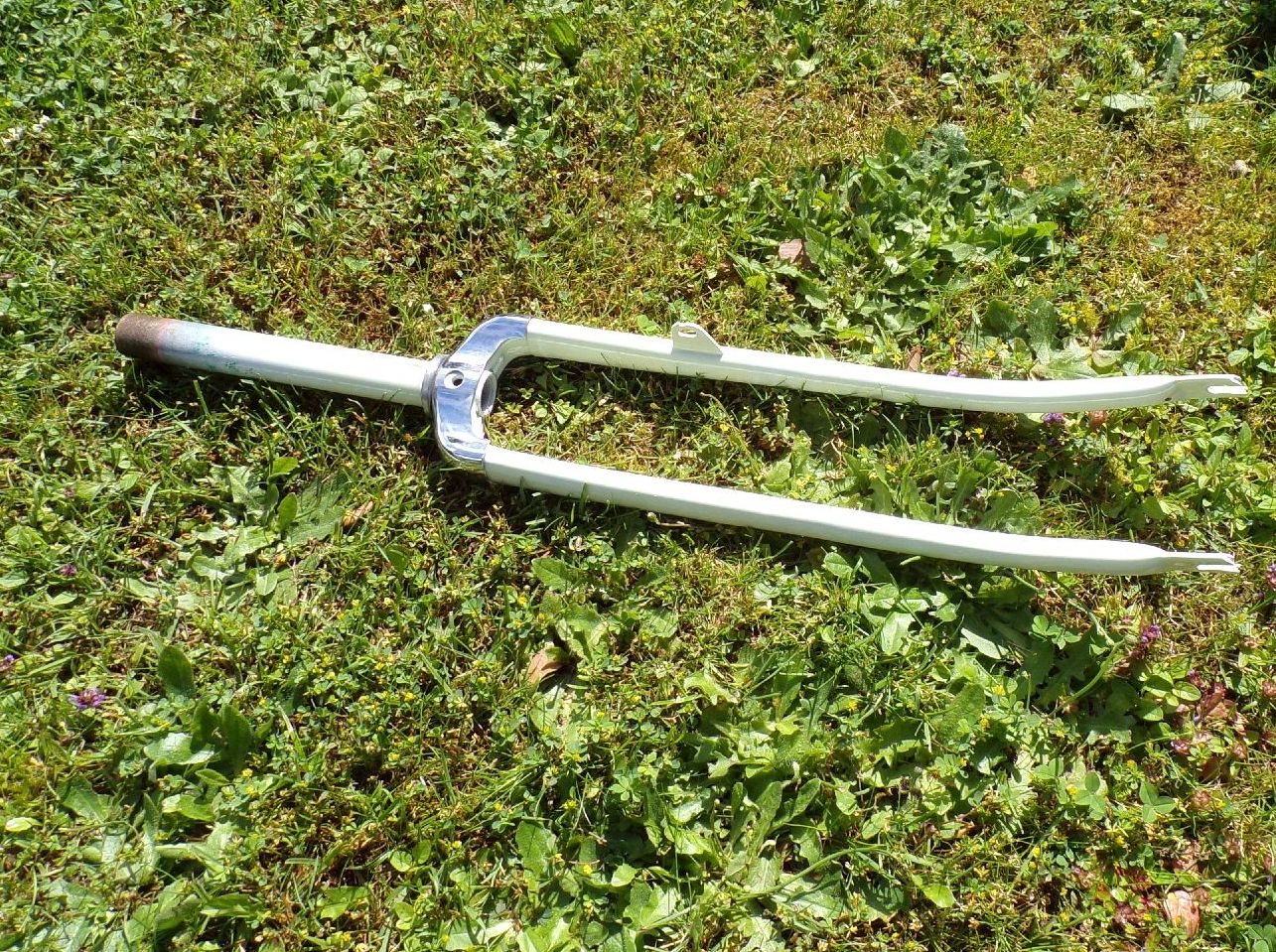 DDR Fahrradrahmen wohl Mifa 26 Zoll Damenrad mit Fahrradgabel grundiert