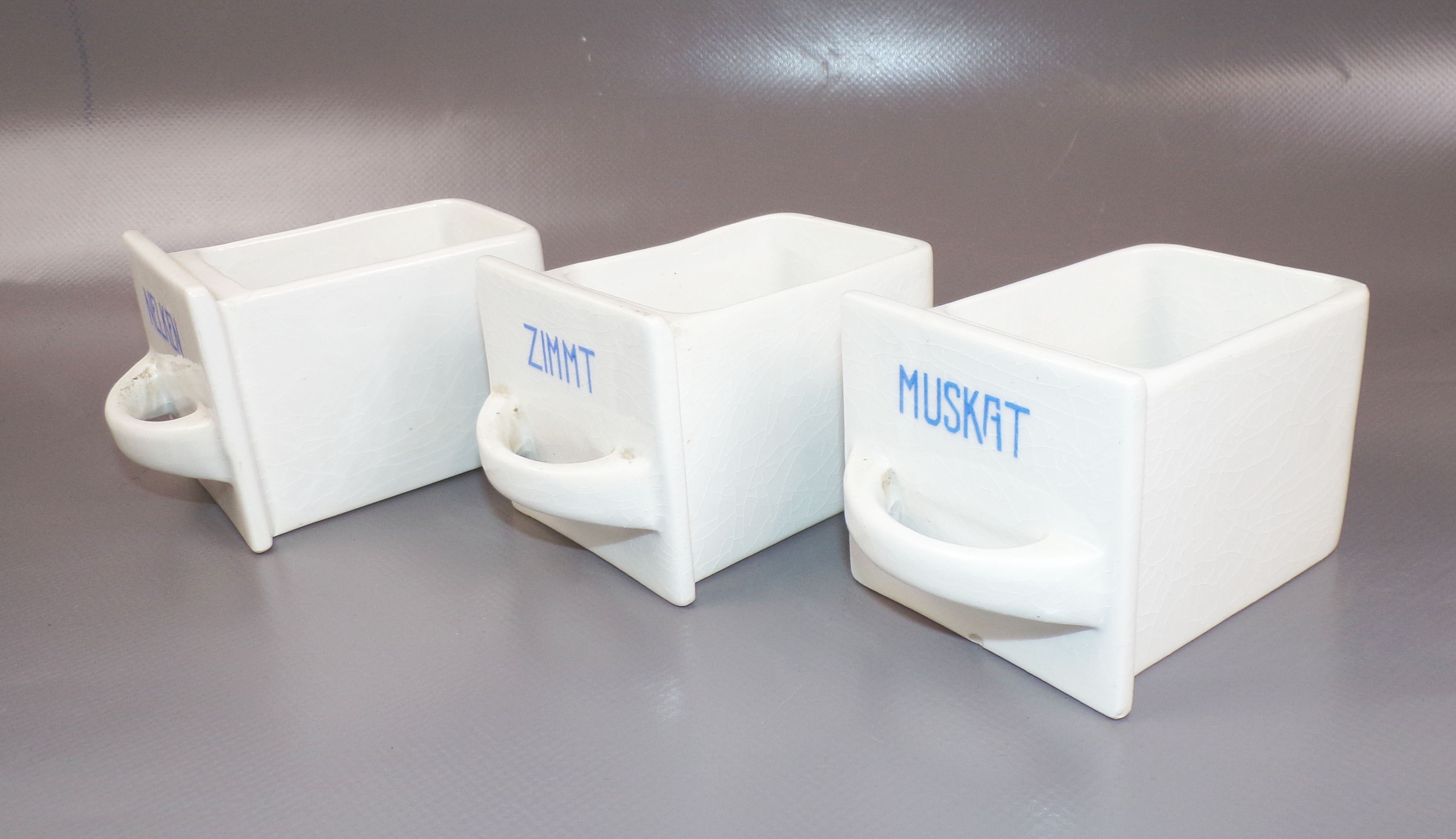 Alte Schütten Zimmt Muskat Mehl Nelken Steingut Küche Vorratsgefäß Deko Alte Schütten Zimmt Muskat Mehl Nelken Steingut Küche Vorratsgefäß Deko