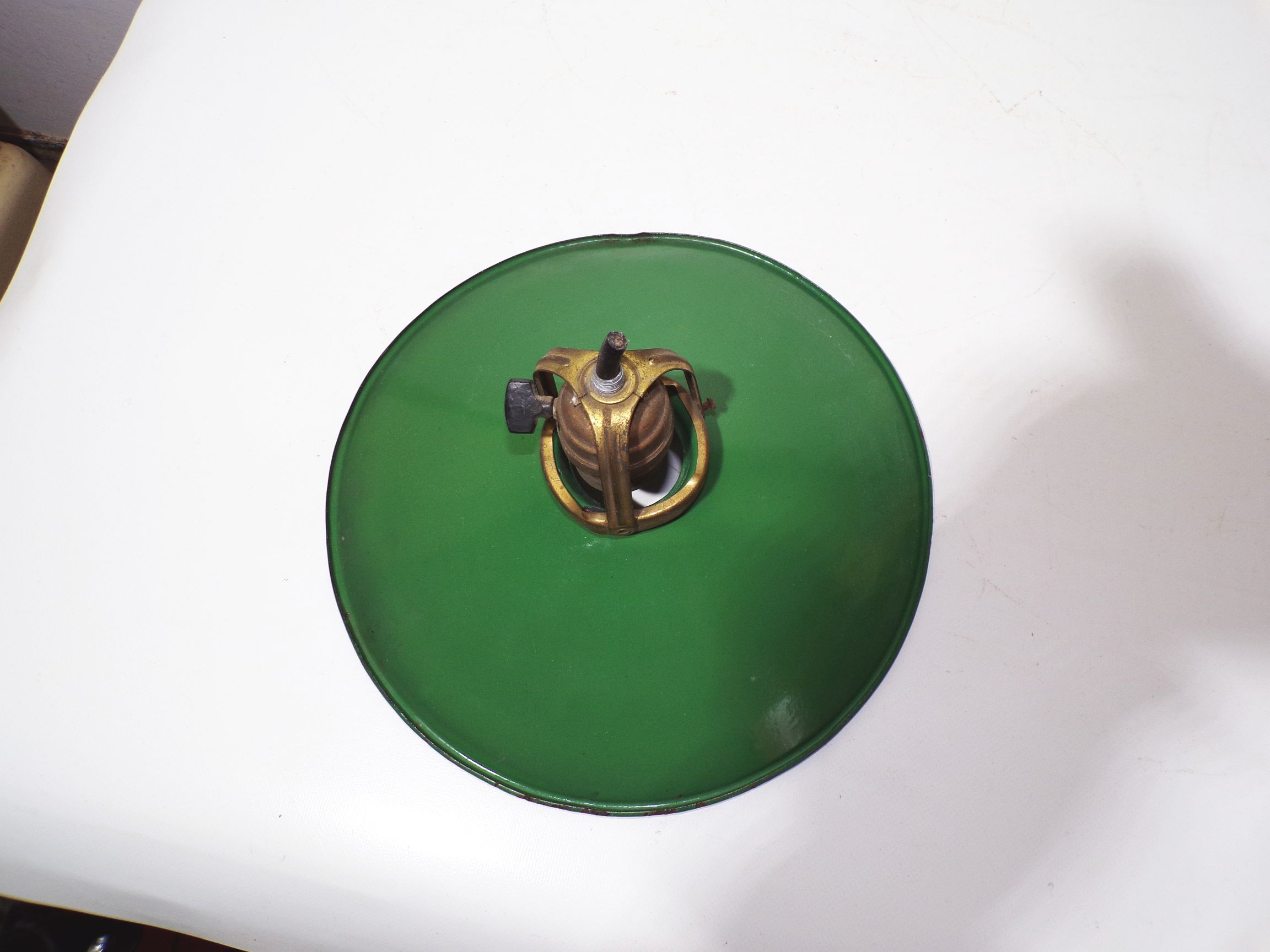 Alte Emaille Deckenlampe Fabrikleuchte Pendellampe Grün Weiss E27 vintage