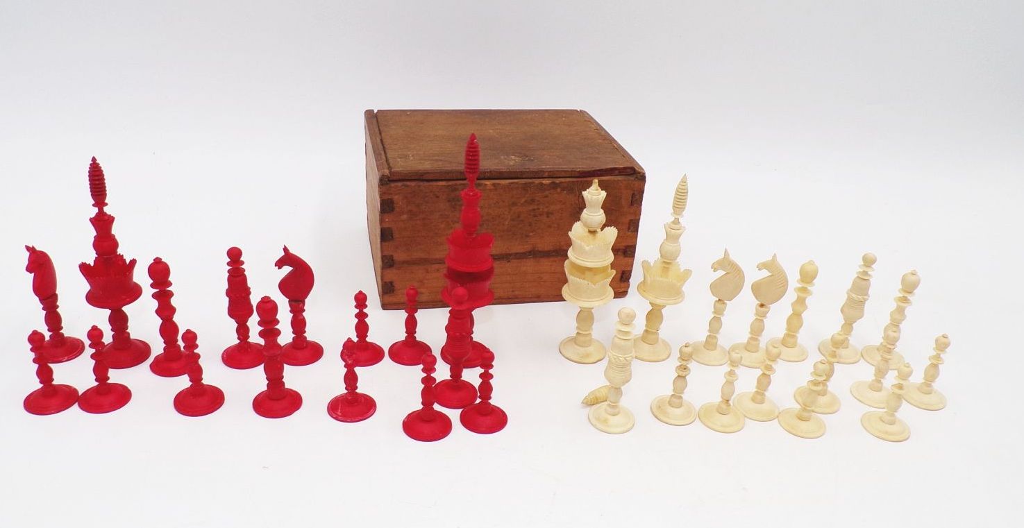Alte Schachfiguren Weiss Rot Bein Deko Schach Figur Antik mit Holzbox