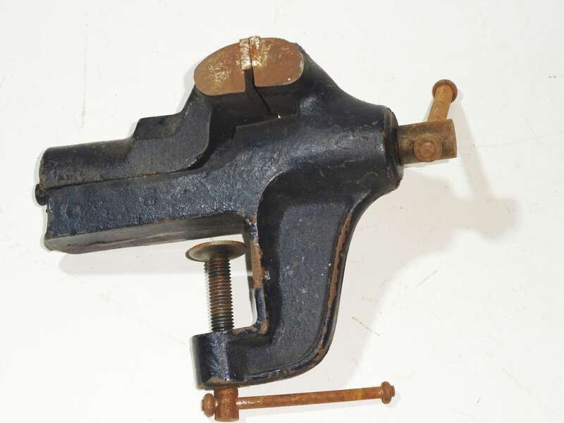 Kleiner Schraubstock Tischschraubstock Größe 6 DDR Werkstatt 