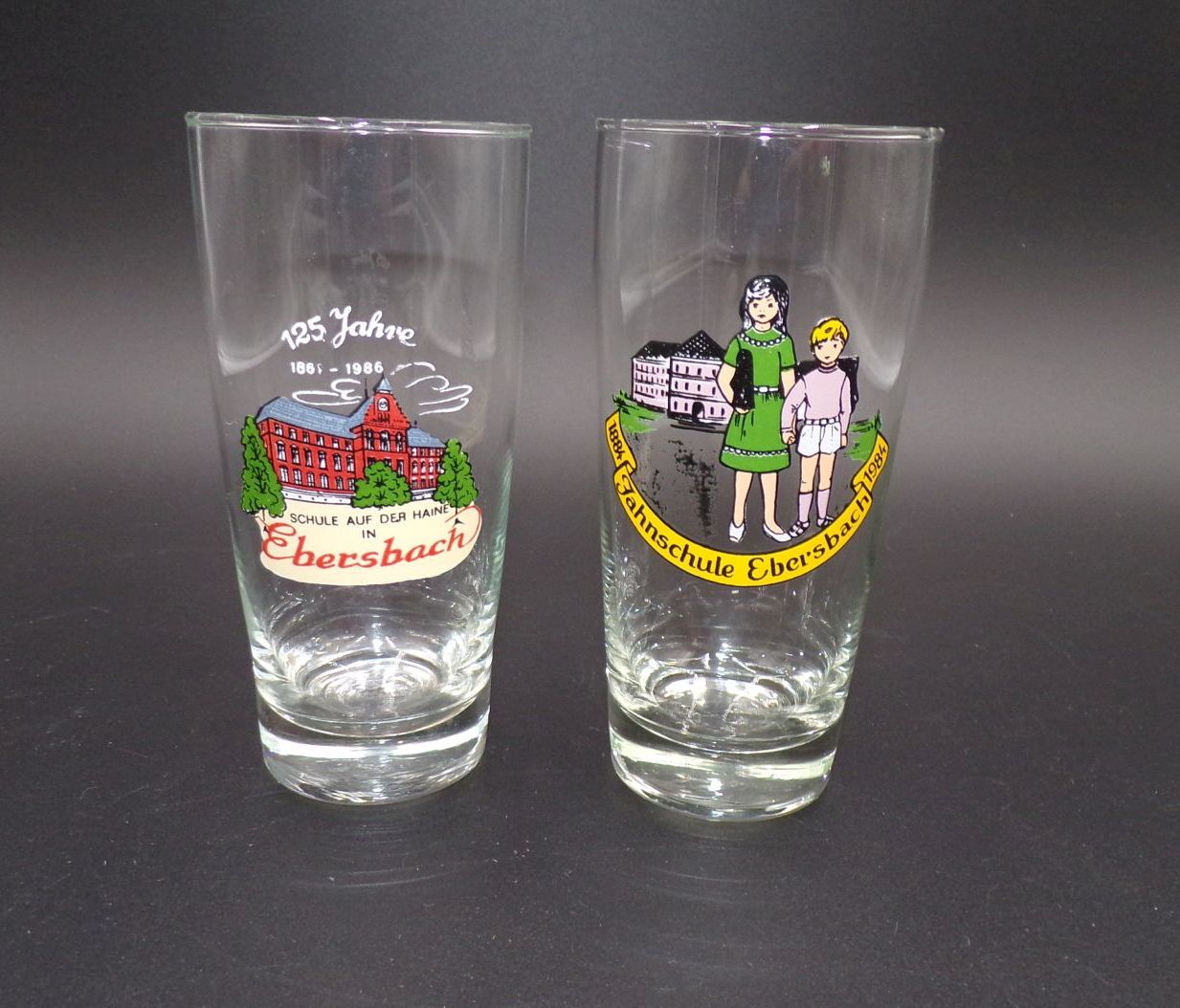 DDR Glas Ebersbach Sachsen Hainschule Jahnschule Andenken 2 Stück