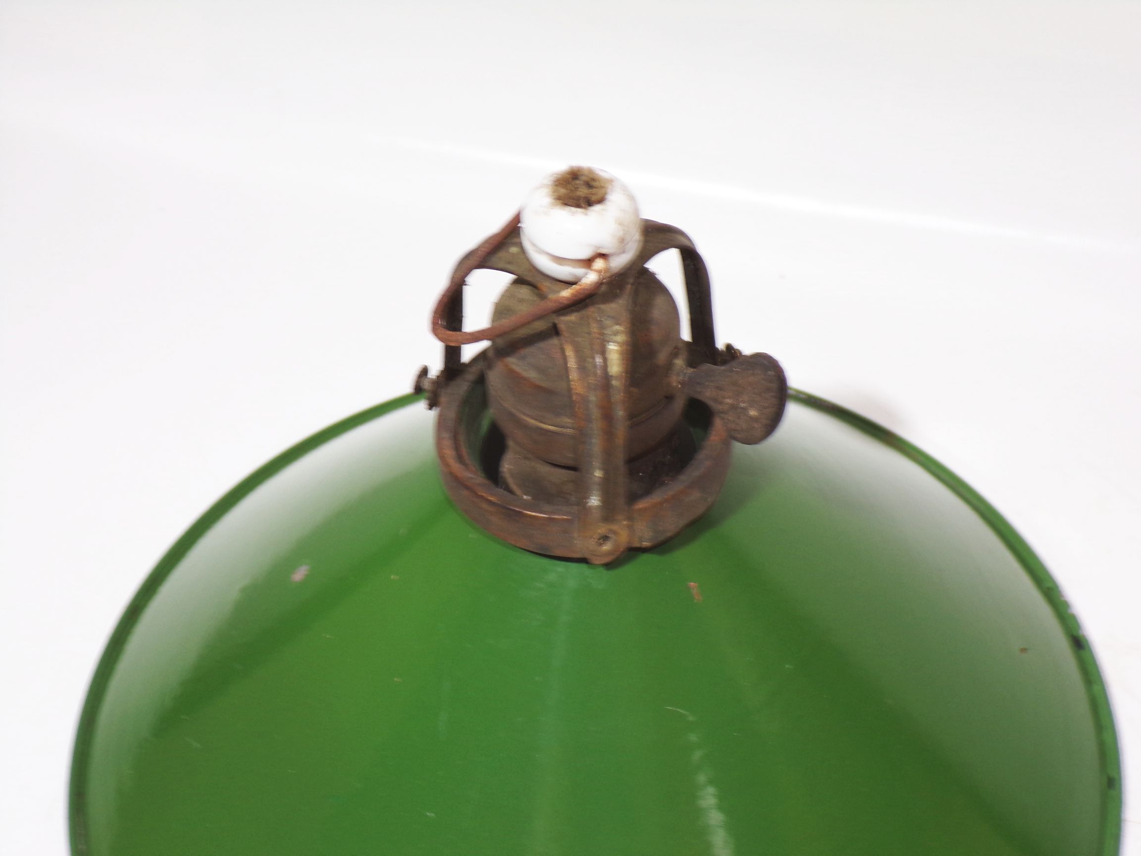 Alte Emaille Deckenlampe Kegel E27 Grün Weiss Hängelampe Leuchte