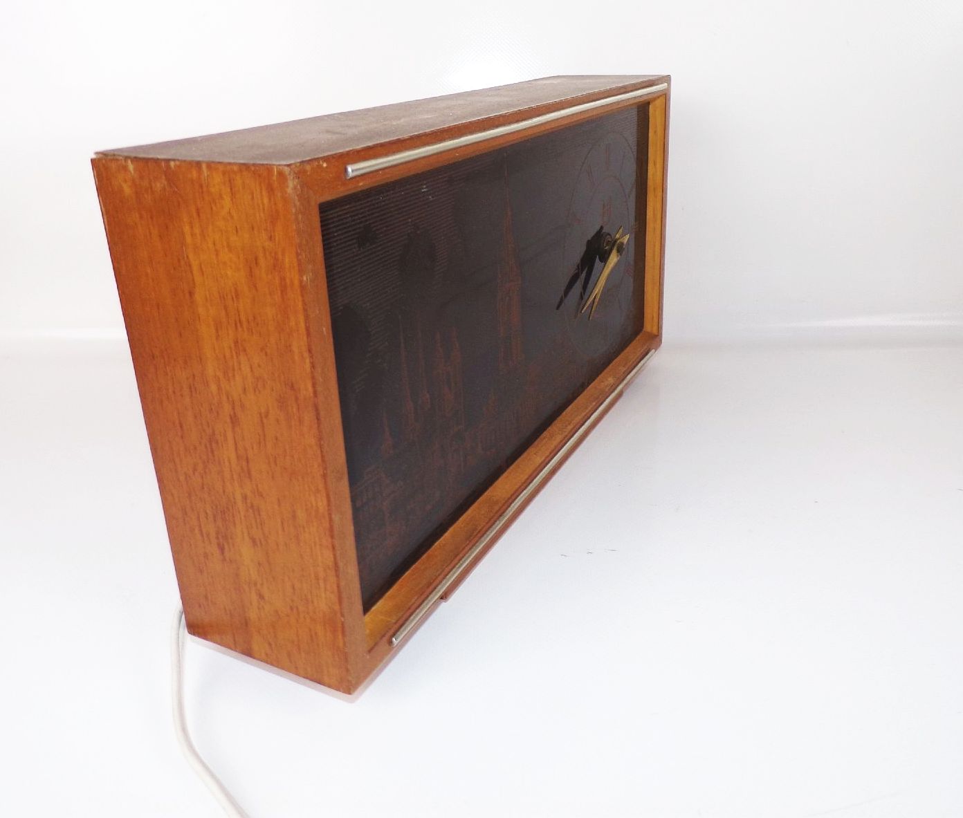 Alte Tischuhr DDR Uhr beleuchtet Vintage Retro Alte Tischuhr DDR Uhr beleuchtet Vintage Retro