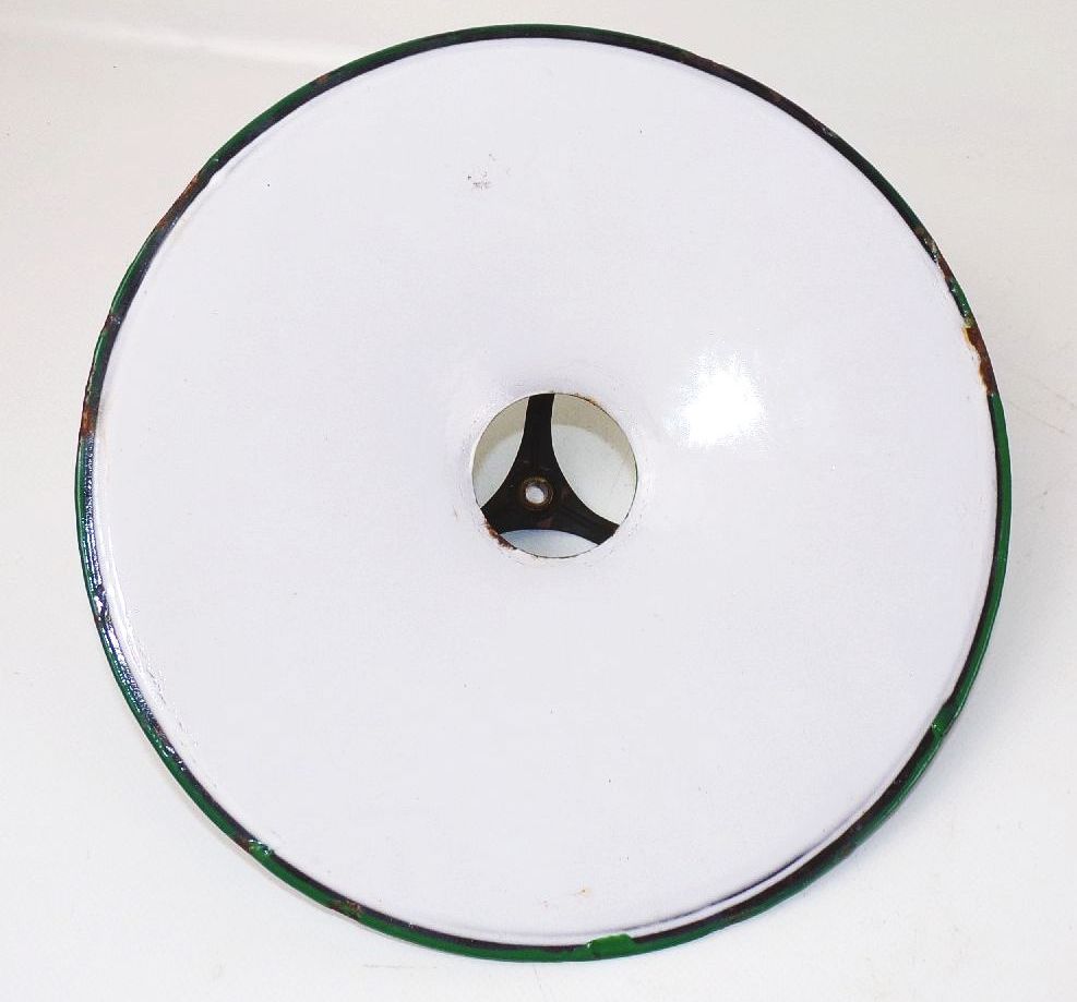 Alter Emaille Lampenschirm Grün Weiss Durchmesser mit Schirmhalter