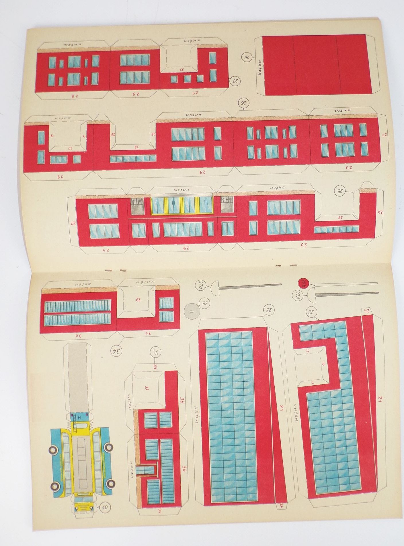 Pinguin Bastelbogen DDR Der kleine Flughafen Ausschneidebogen 1962