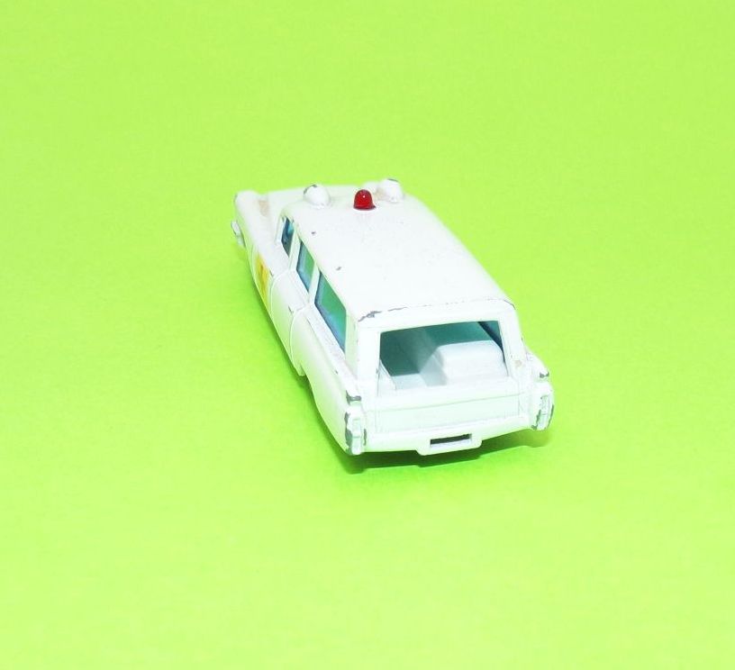 Old Matchbox Auto No 54 Cadillac Ambulance mit OVP Old Matchbox Auto No 54 Cadillac Ambulance mit OVP