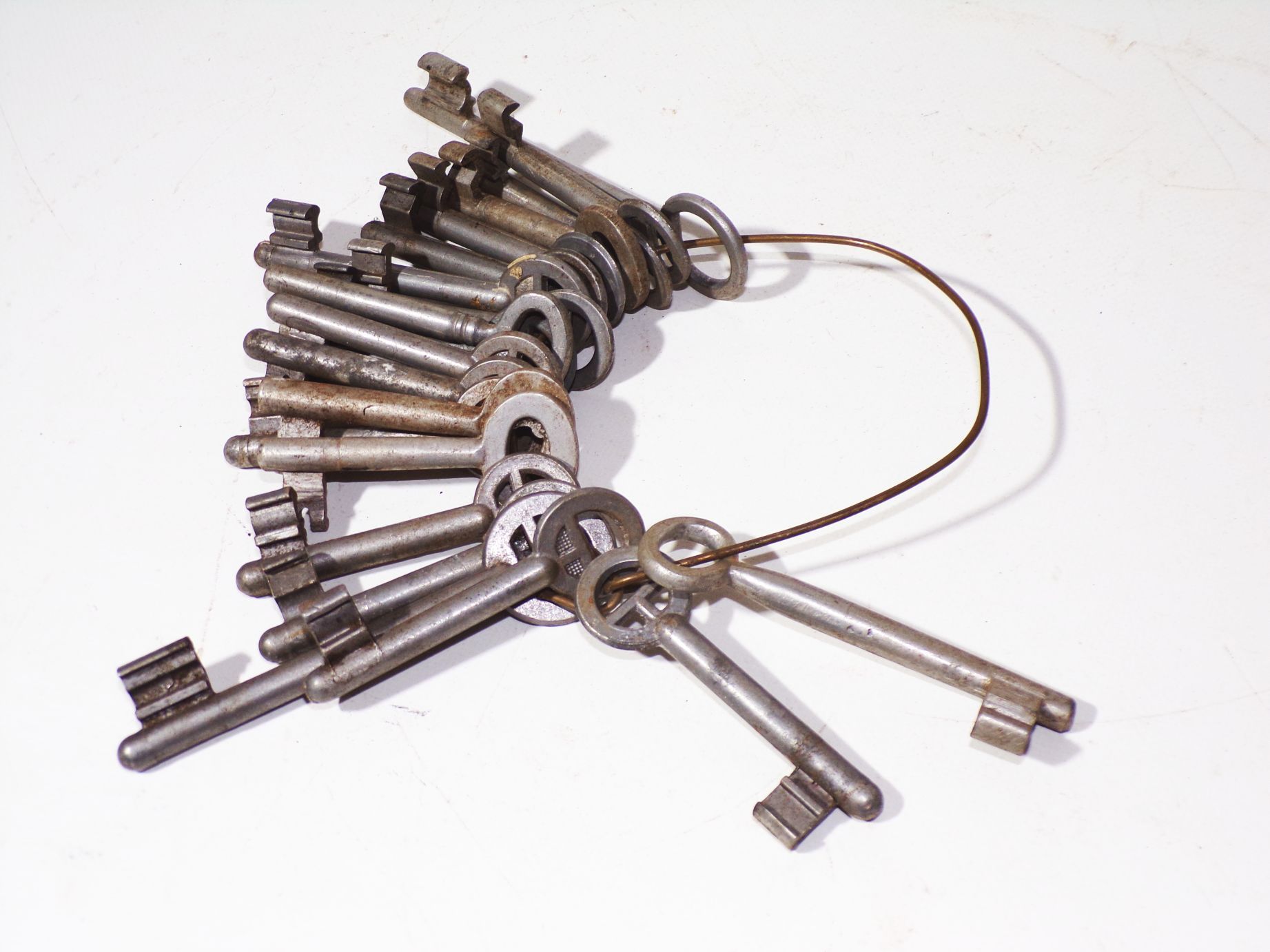 Konvolut alte Aluminium Schlüssel Schlüsselbund Alu DDR